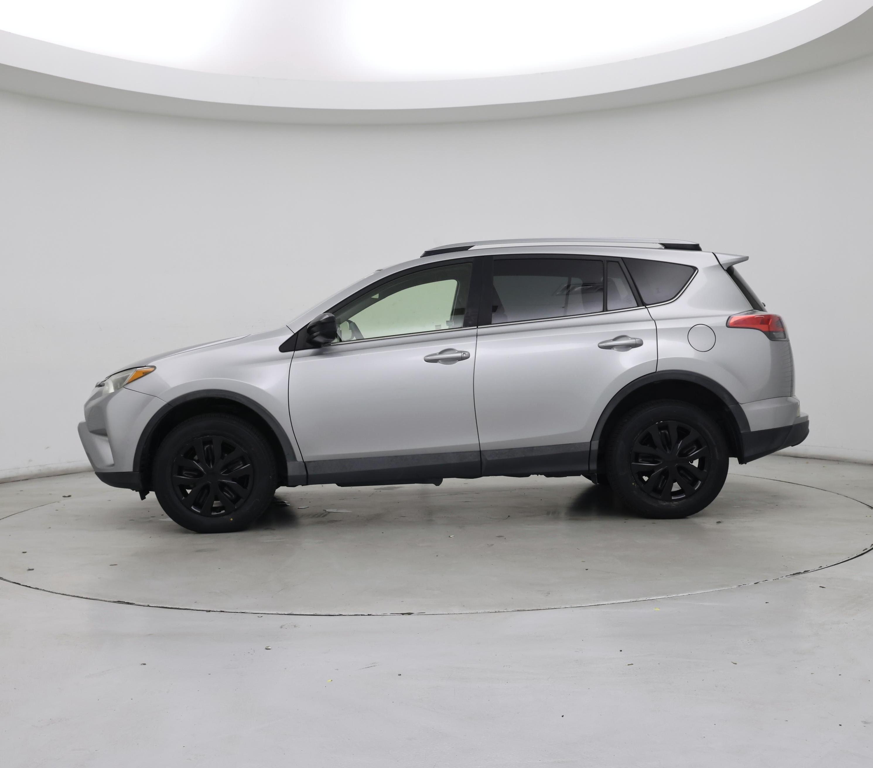 Thumbnail: 2018 Toyota RAV4 - 3