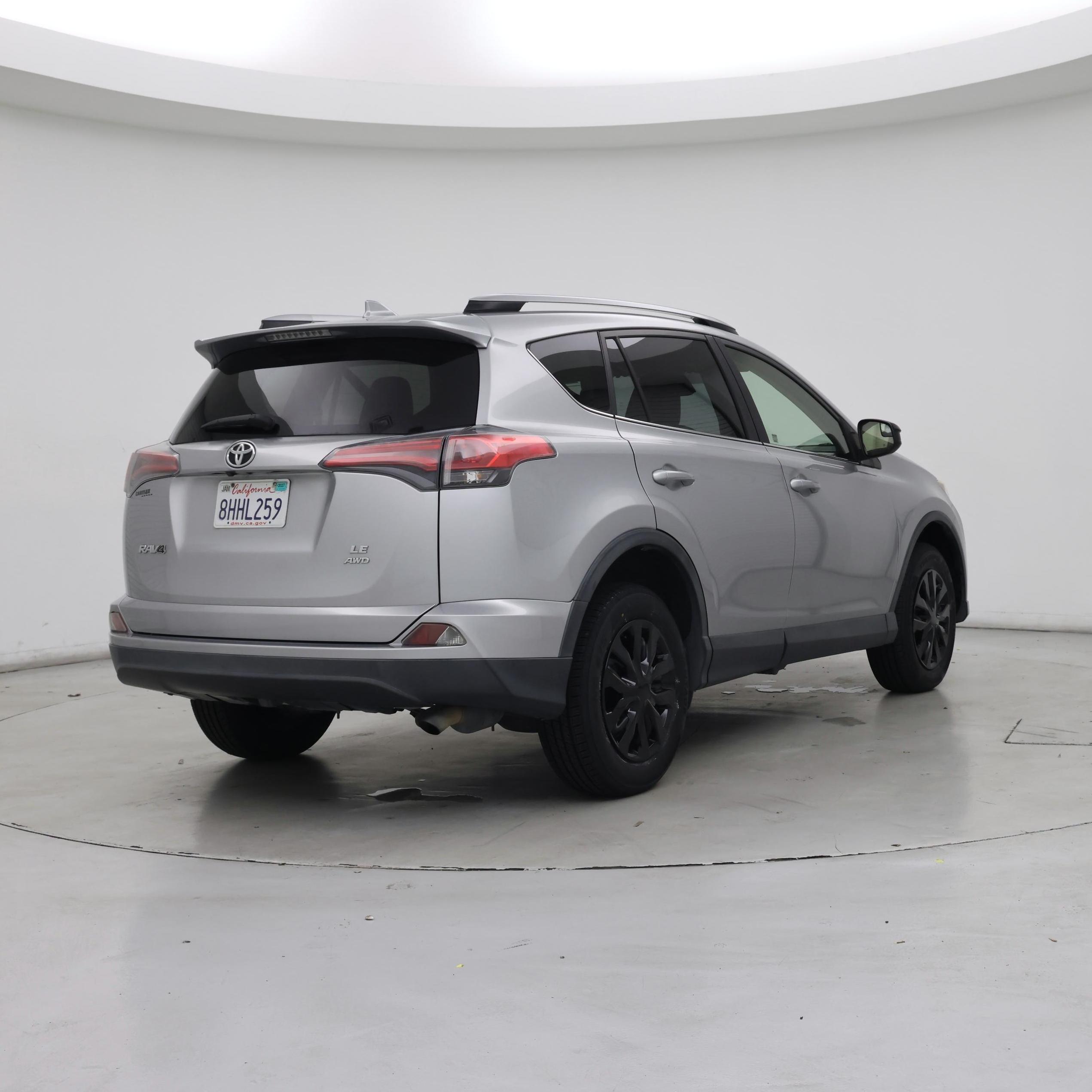 Thumbnail: 2018 Toyota RAV4 - 8