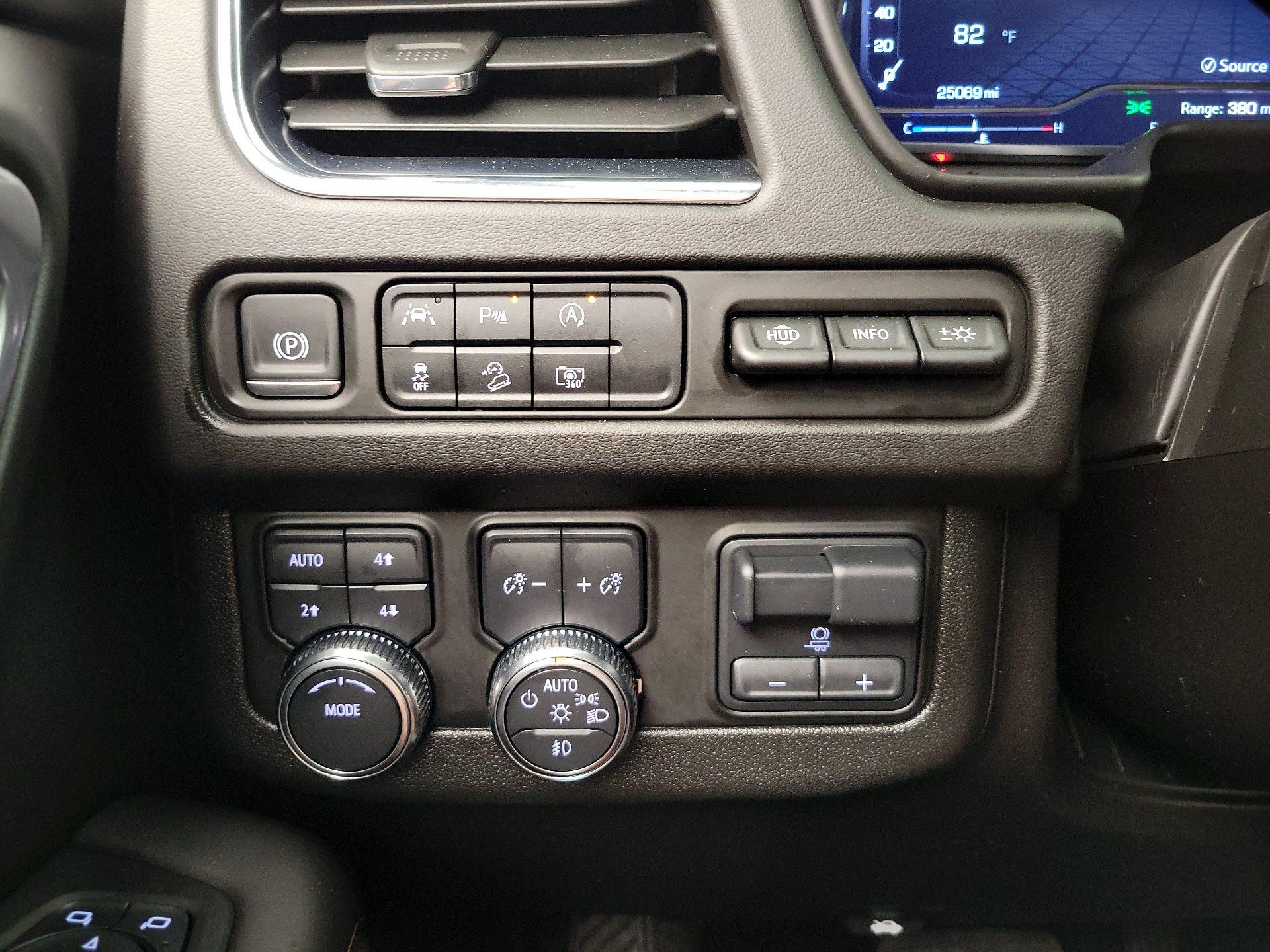 Thumbnail: 2024 GMC Yukon XL - 13