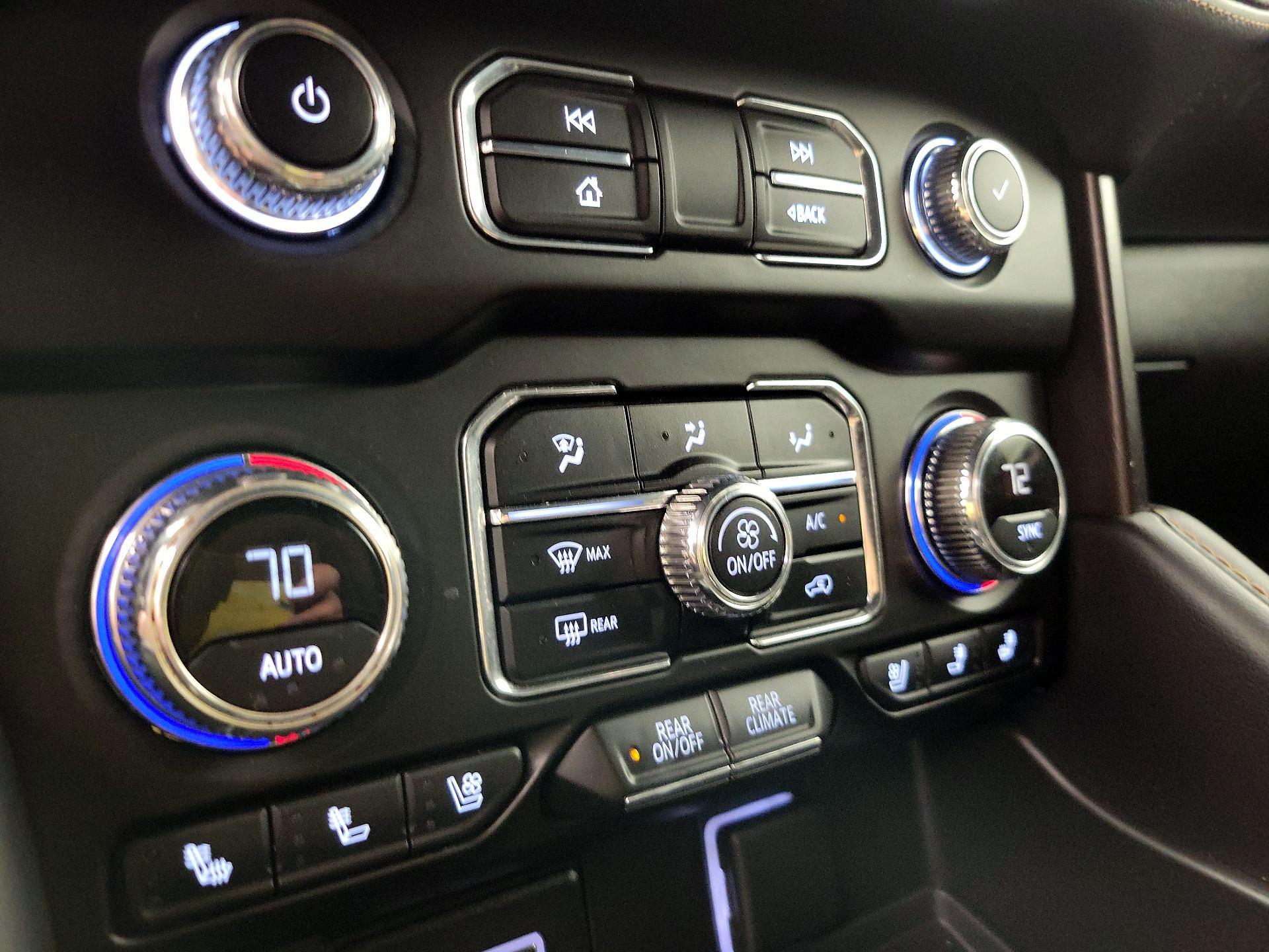 Thumbnail: 2024 GMC Yukon XL - 16