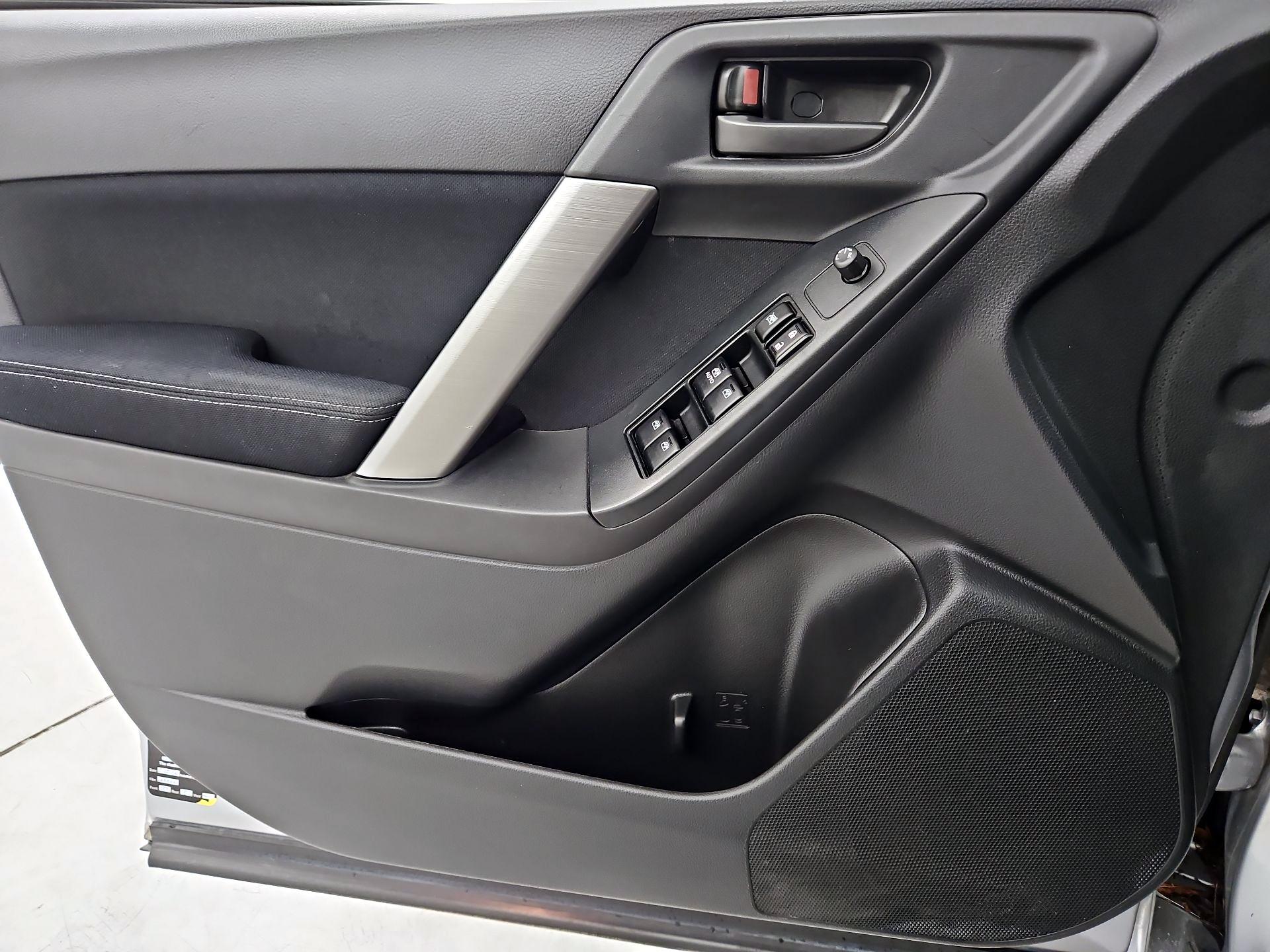 Thumbnail: 2015 Subaru Forester - 12