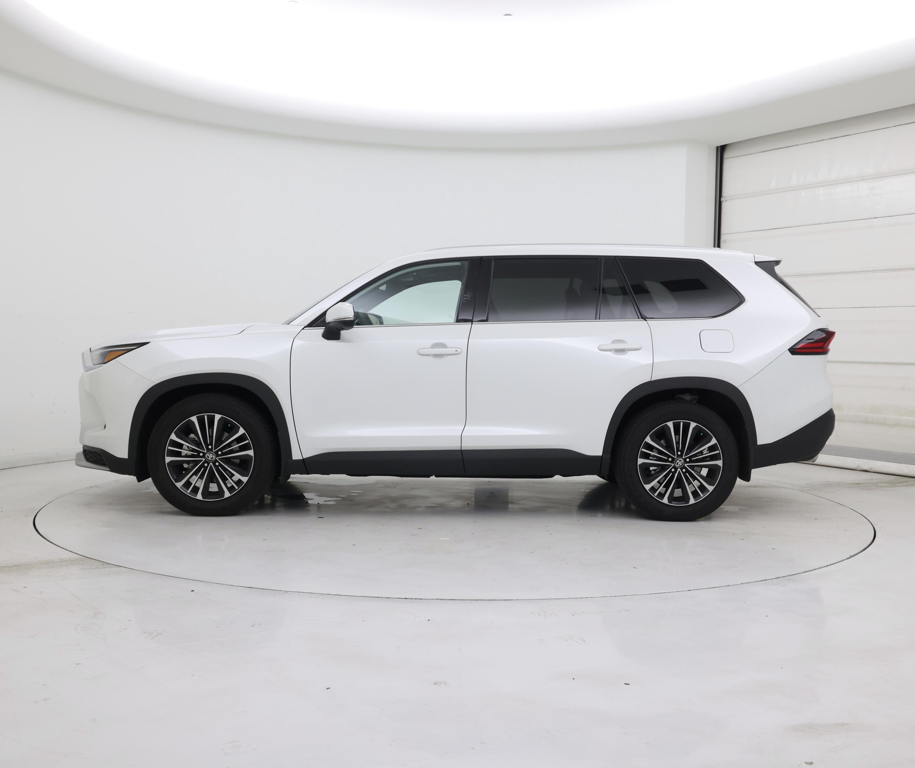Thumbnail: 2026 Toyota Highlander - 3