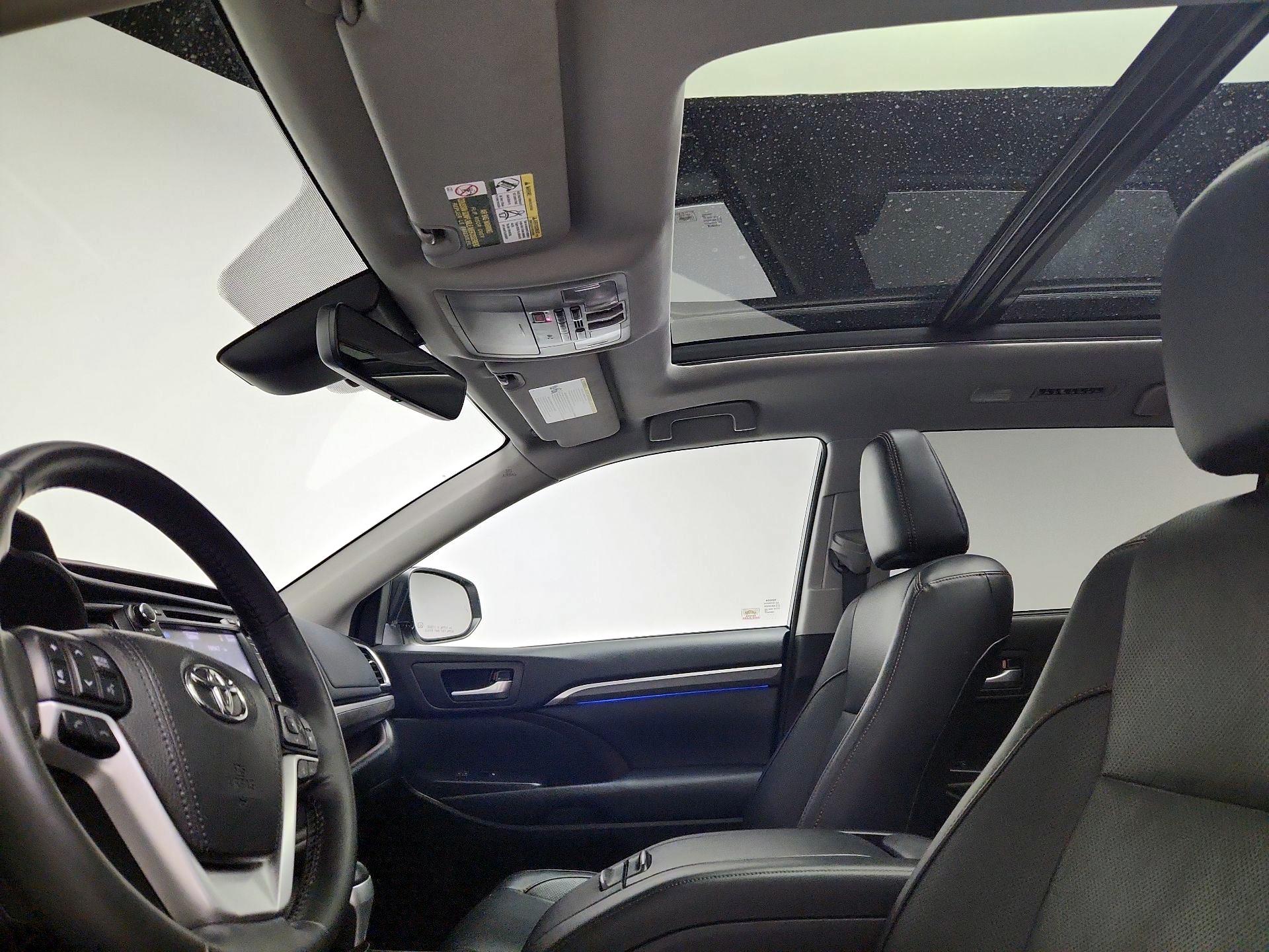 Thumbnail: 2017 Toyota Highlander - 19