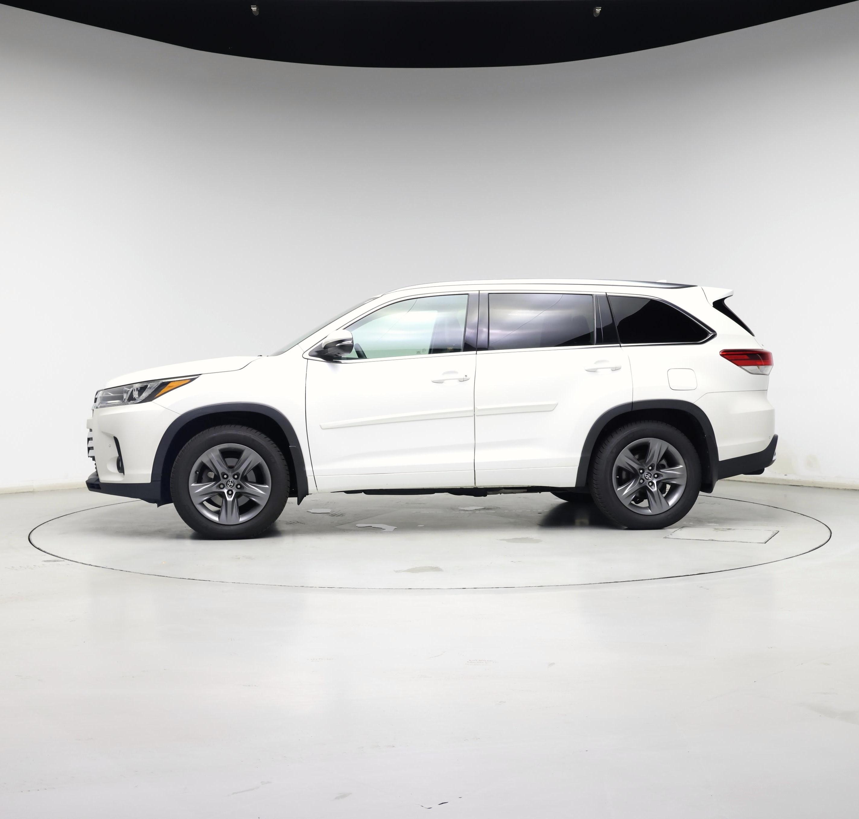 Thumbnail: 2017 Toyota Highlander - 3