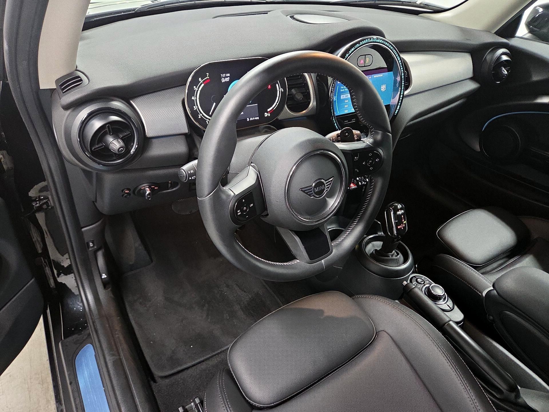 Thumbnail: 2023 MINI Cooper Hardtop - 9