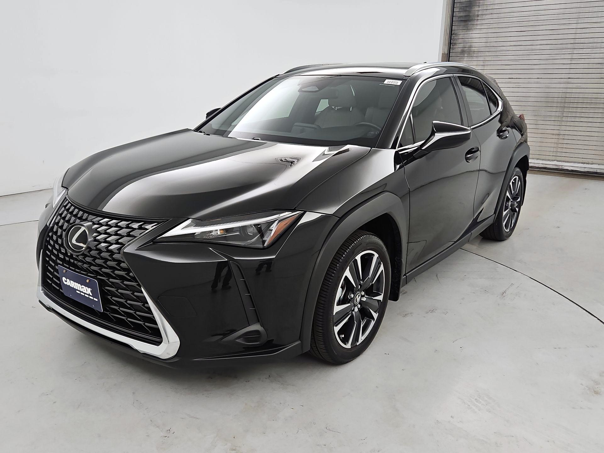 Thumbnail: 2025 Lexus UX - 3