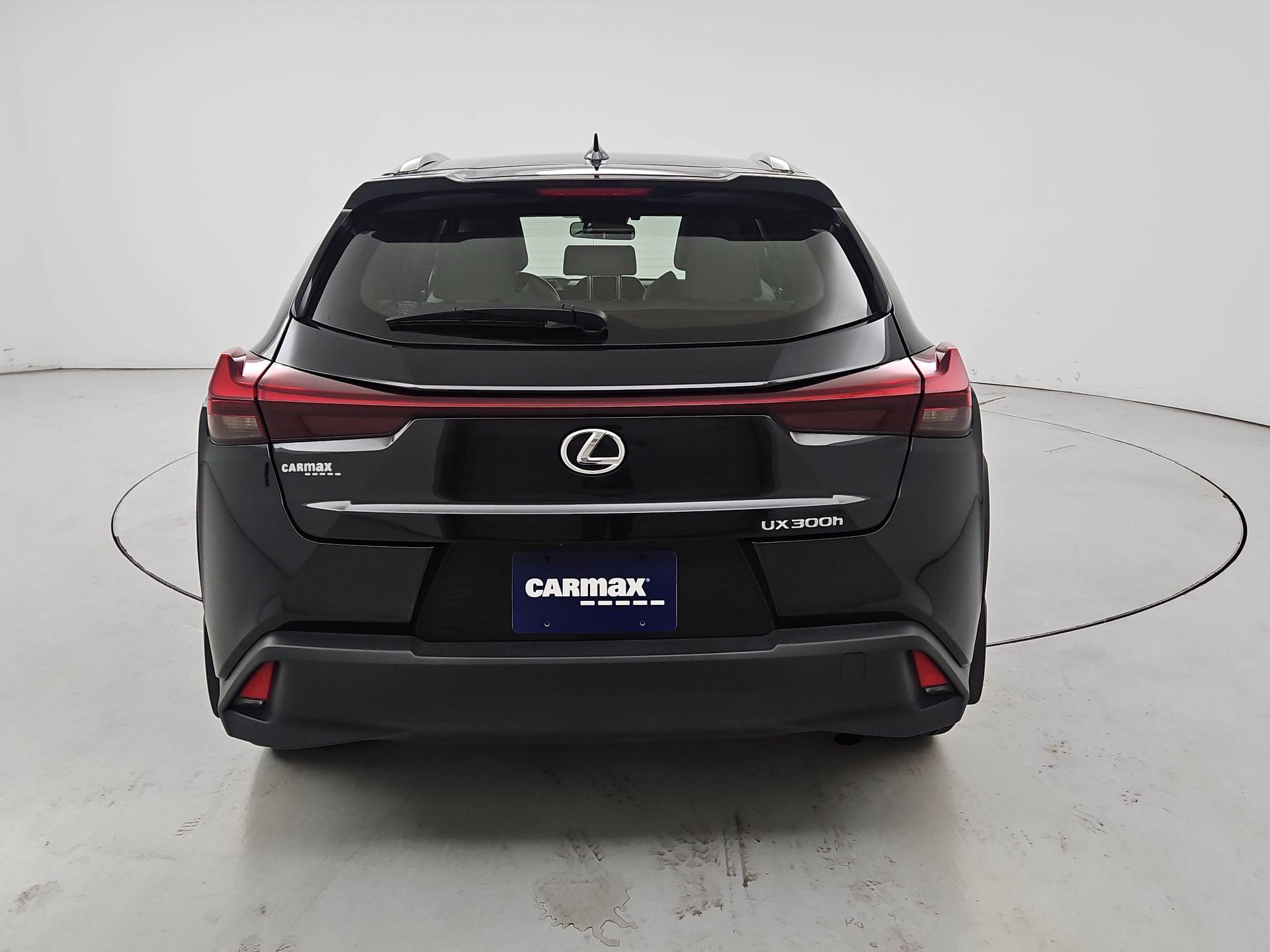 Thumbnail: 2025 Lexus UX - 6