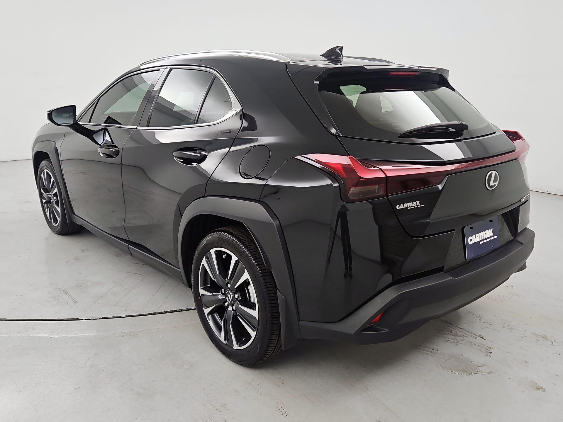 Thumbnail: 2025 Lexus UX - 7