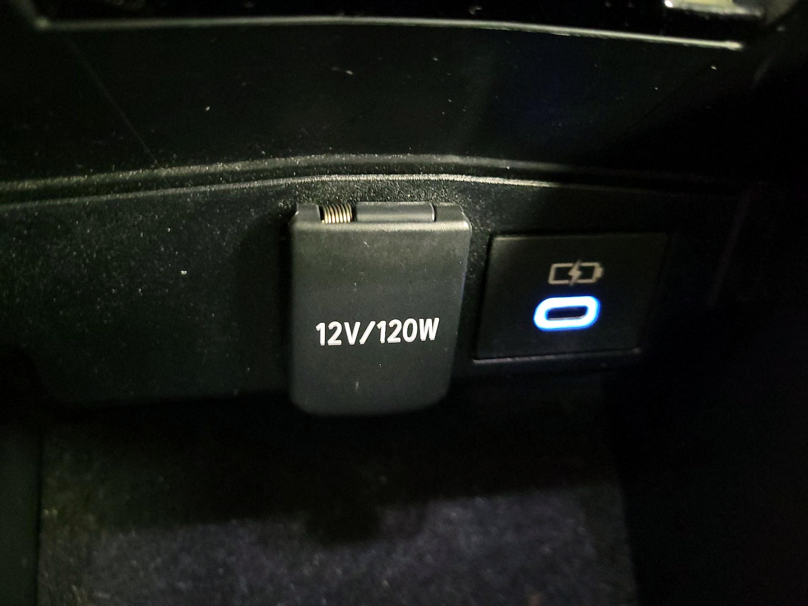 2022 Toyota Corolla LE - Photo 20
