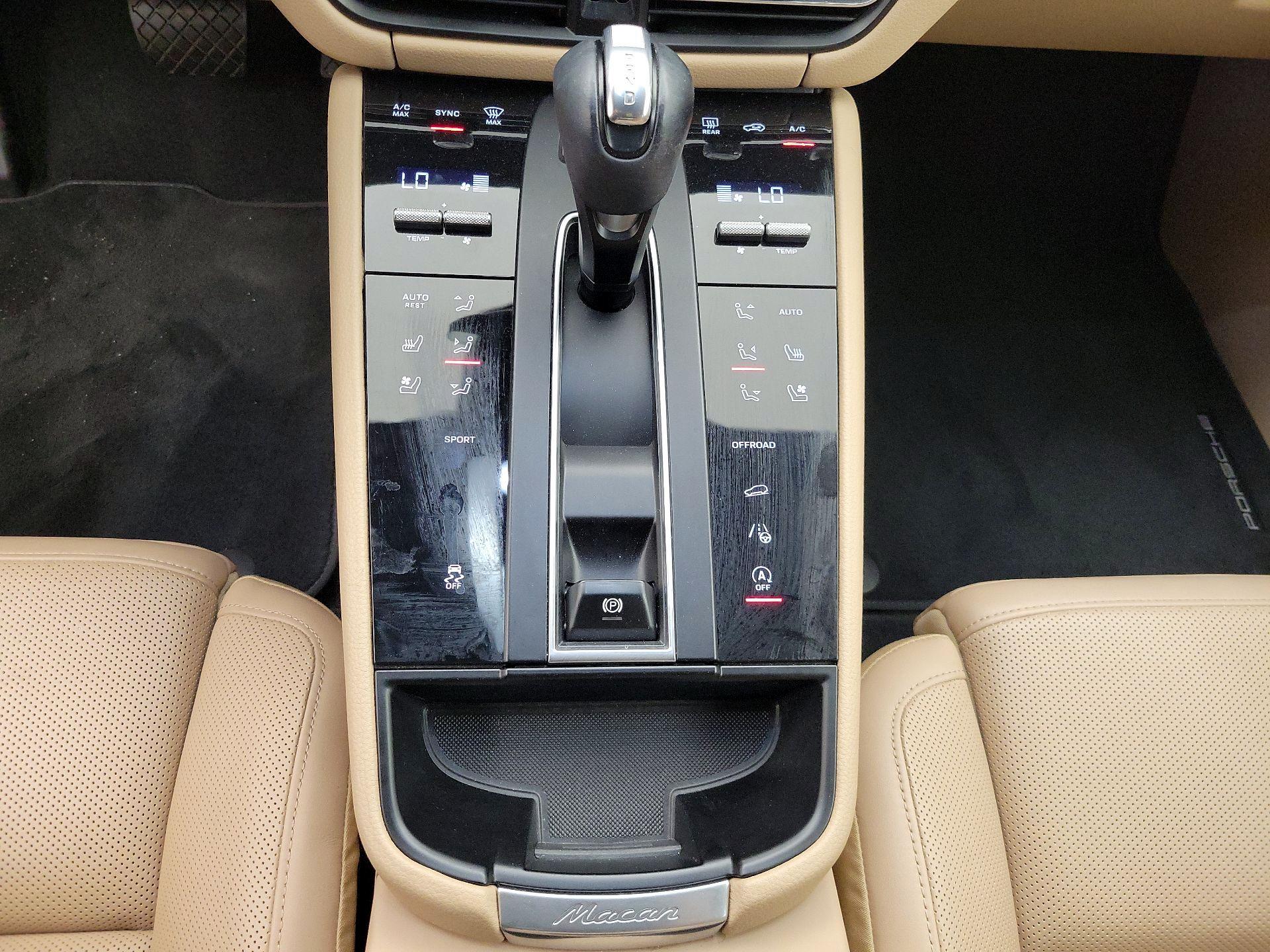 Thumbnail: 2023 Porsche Macan - 18