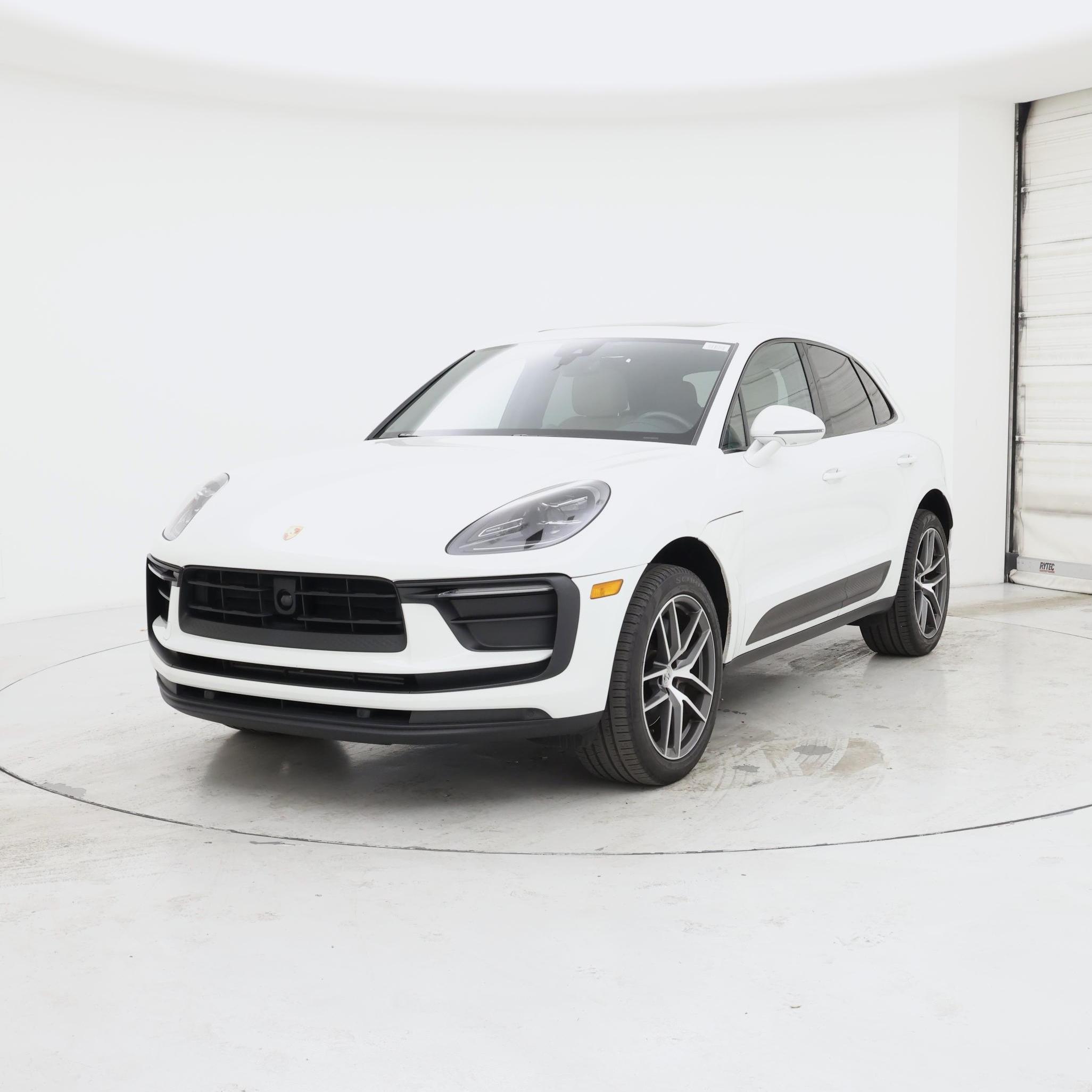 Thumbnail: 2023 Porsche Macan - 4