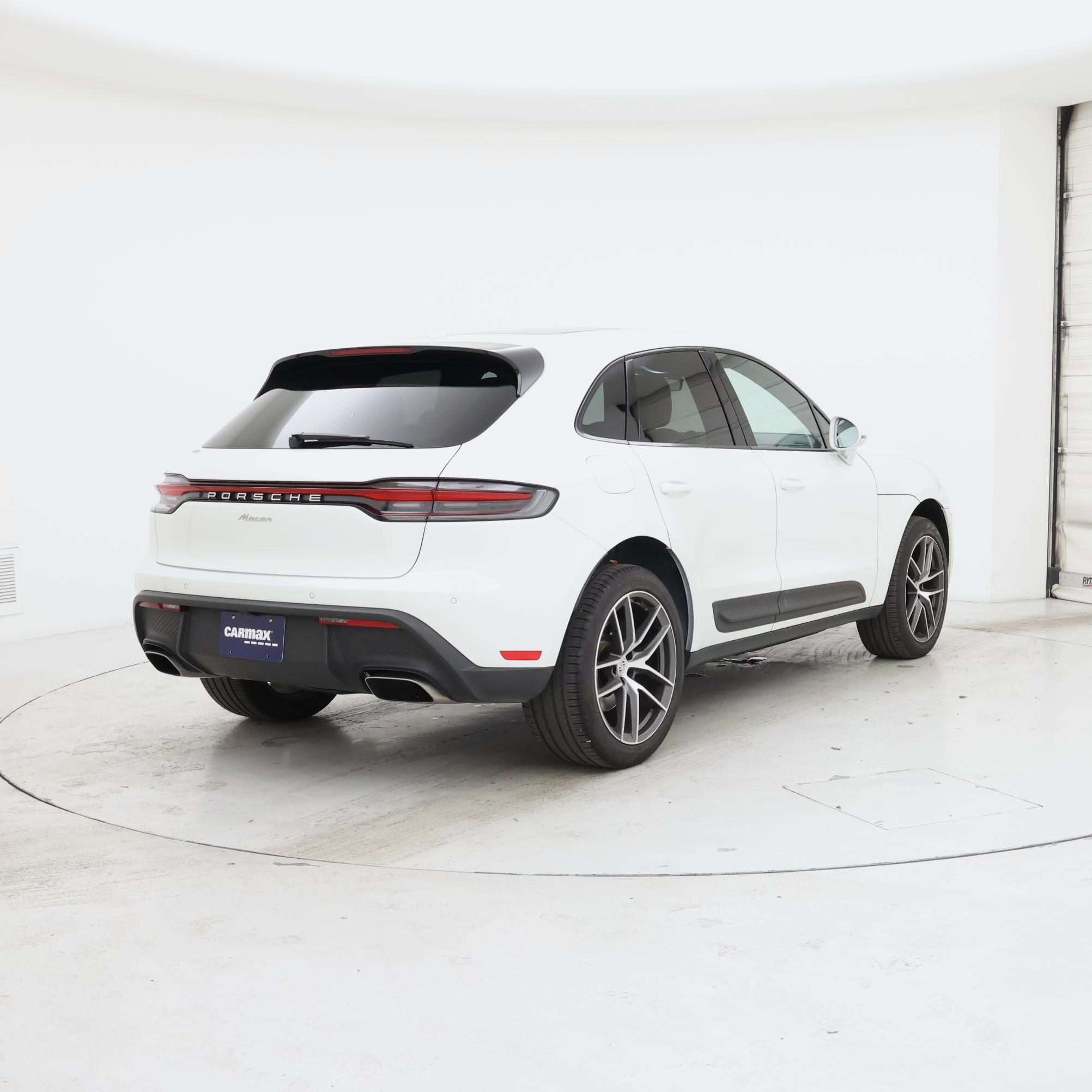 Thumbnail: 2023 Porsche Macan - 8