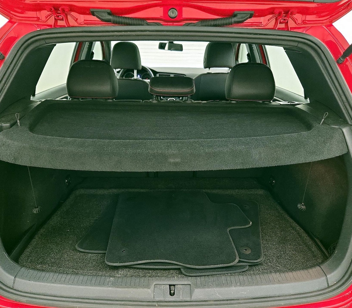 Trunk/Cargo (Seats Up)