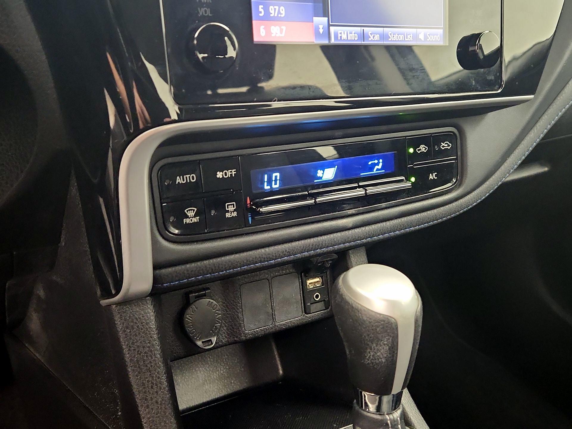 Thumbnail: 2019 Toyota Corolla - 16