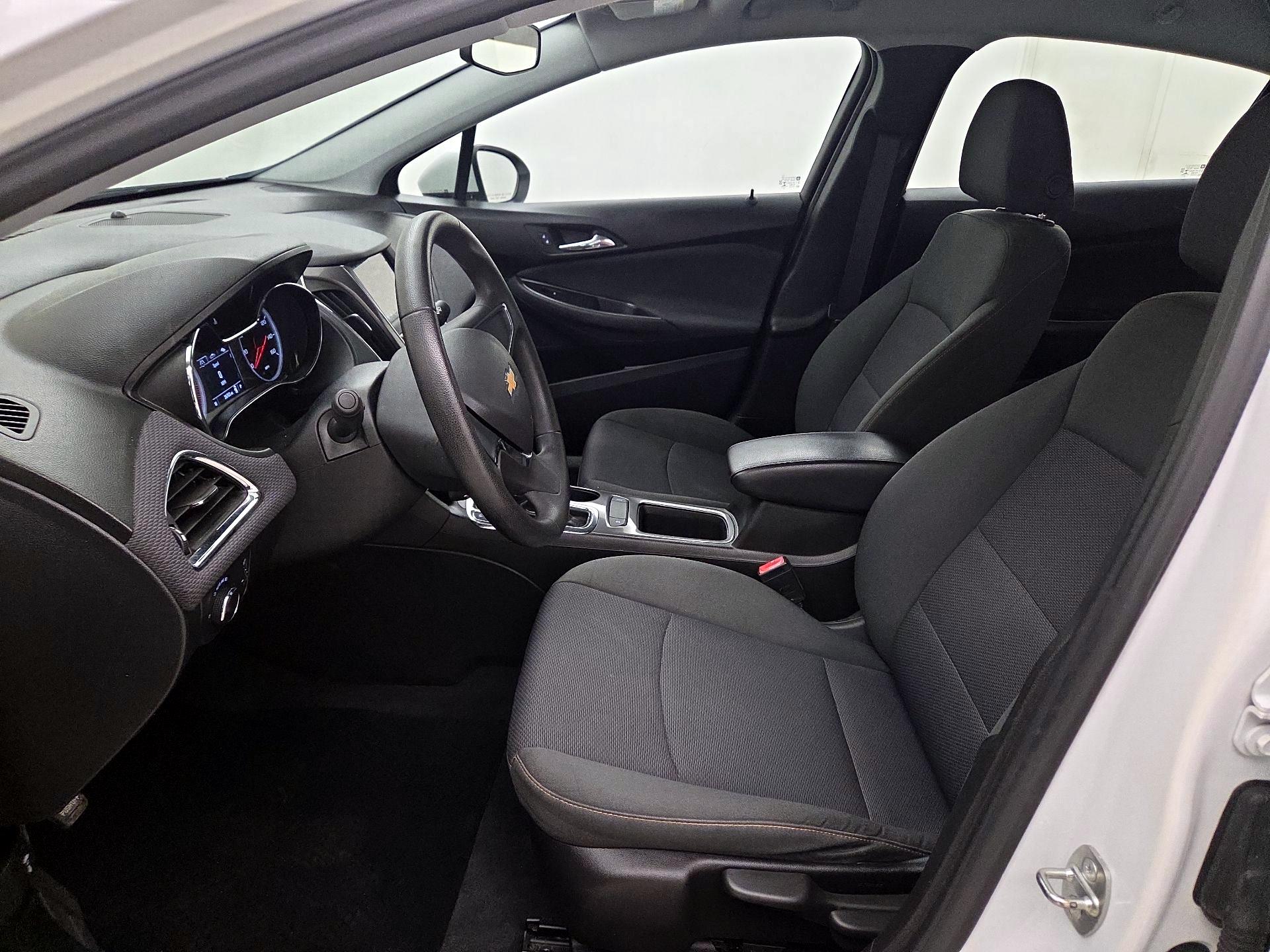 Thumbnail: 2019 Chevrolet Cruze - 11
