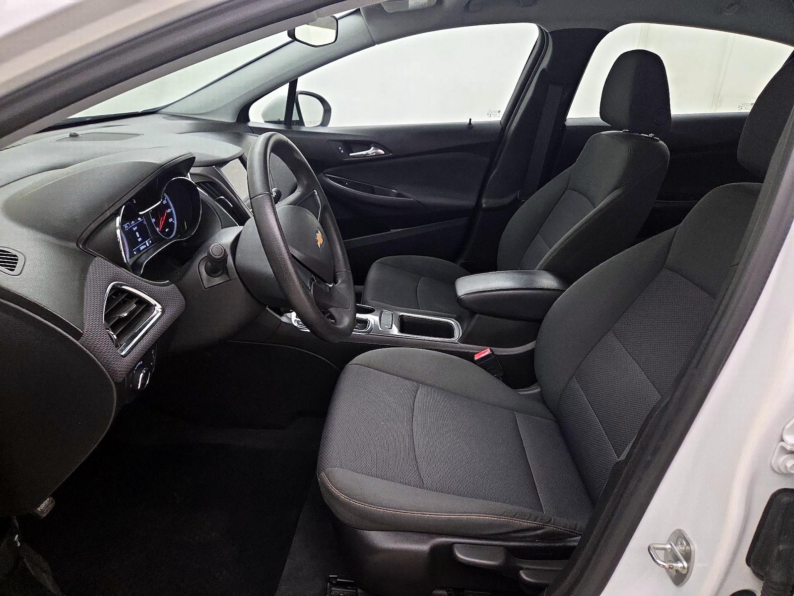 2019 Chevrolet Cruze LS - Photo 12