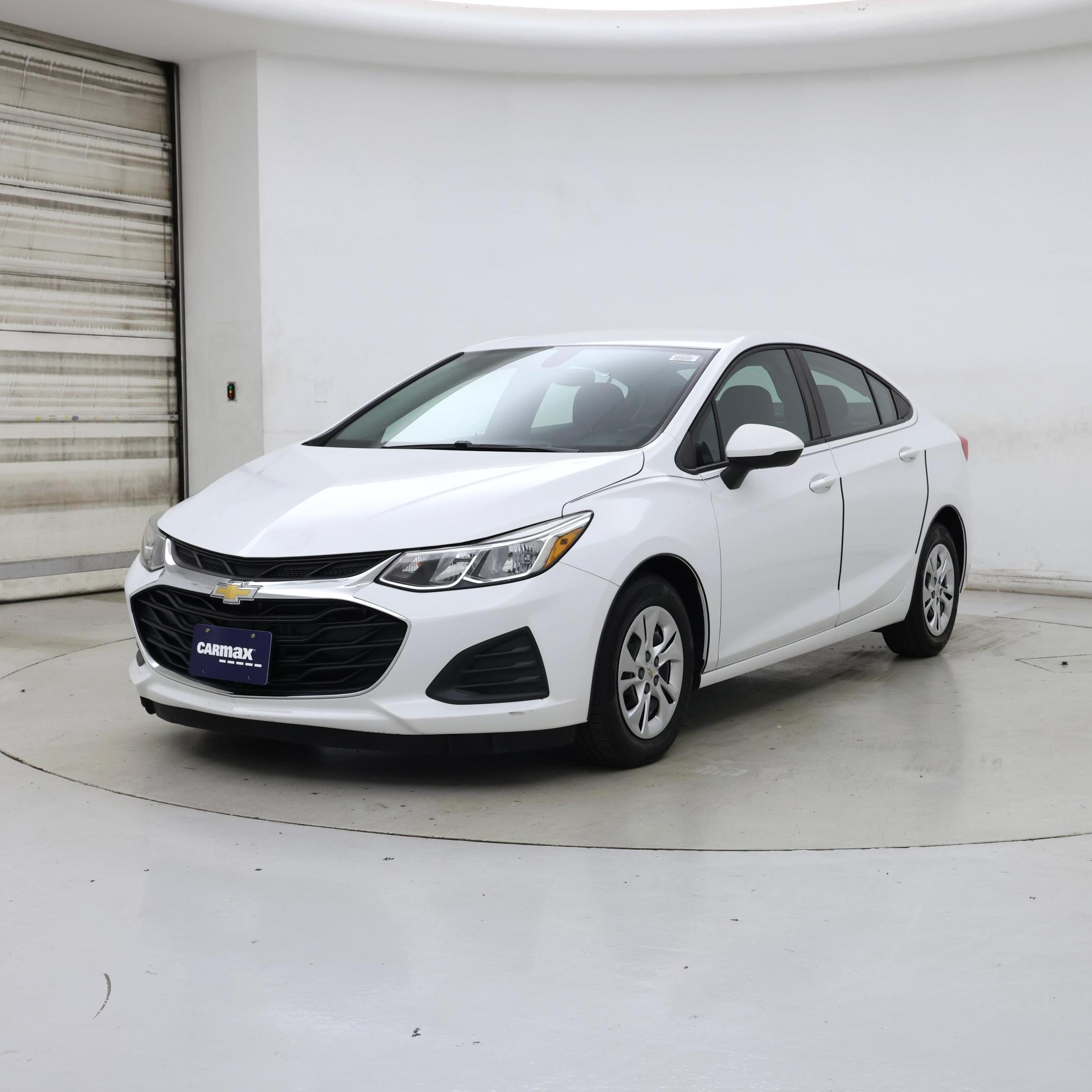 Thumbnail: 2019 Chevrolet Cruze - 4