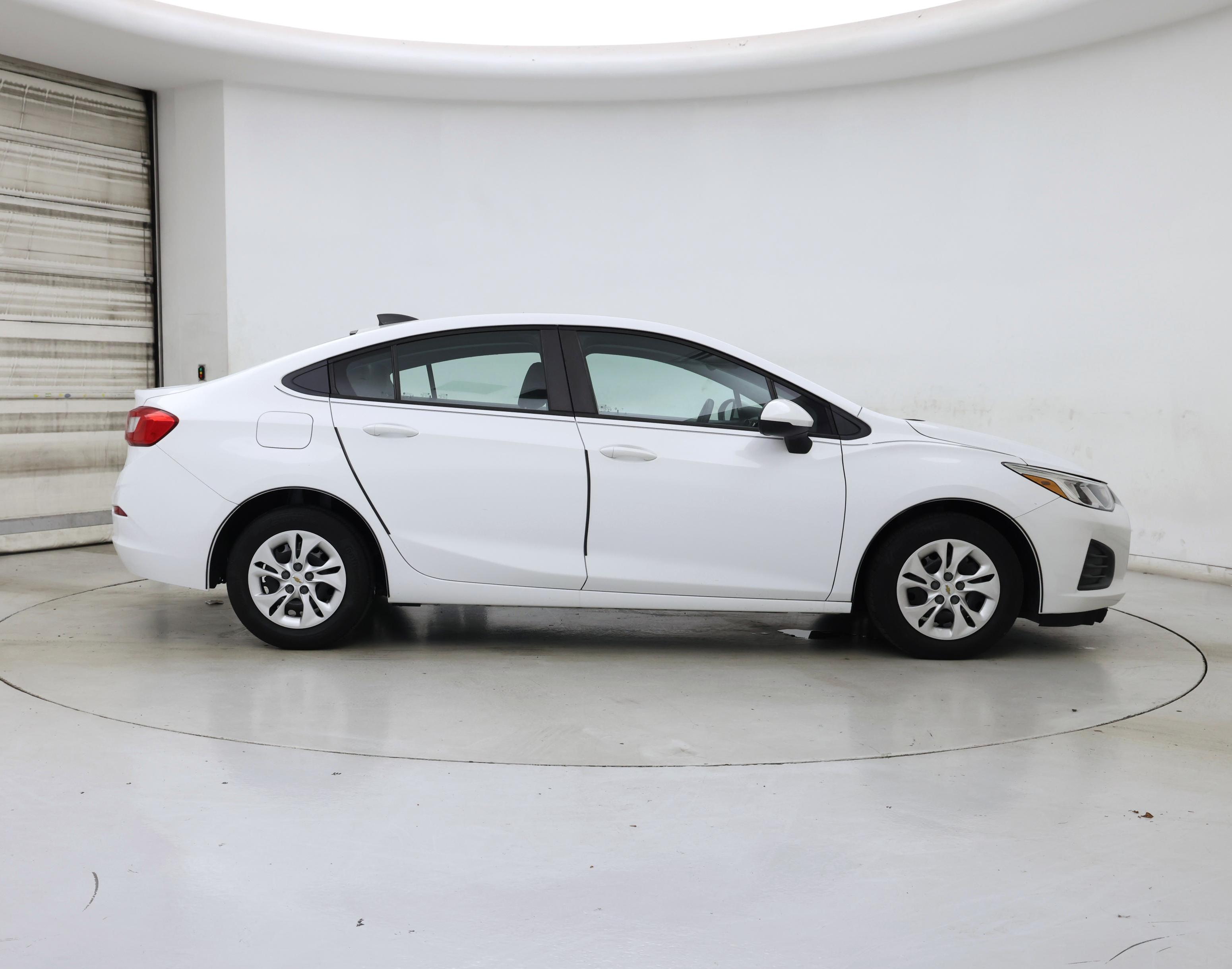 Thumbnail: 2019 Chevrolet Cruze - 7