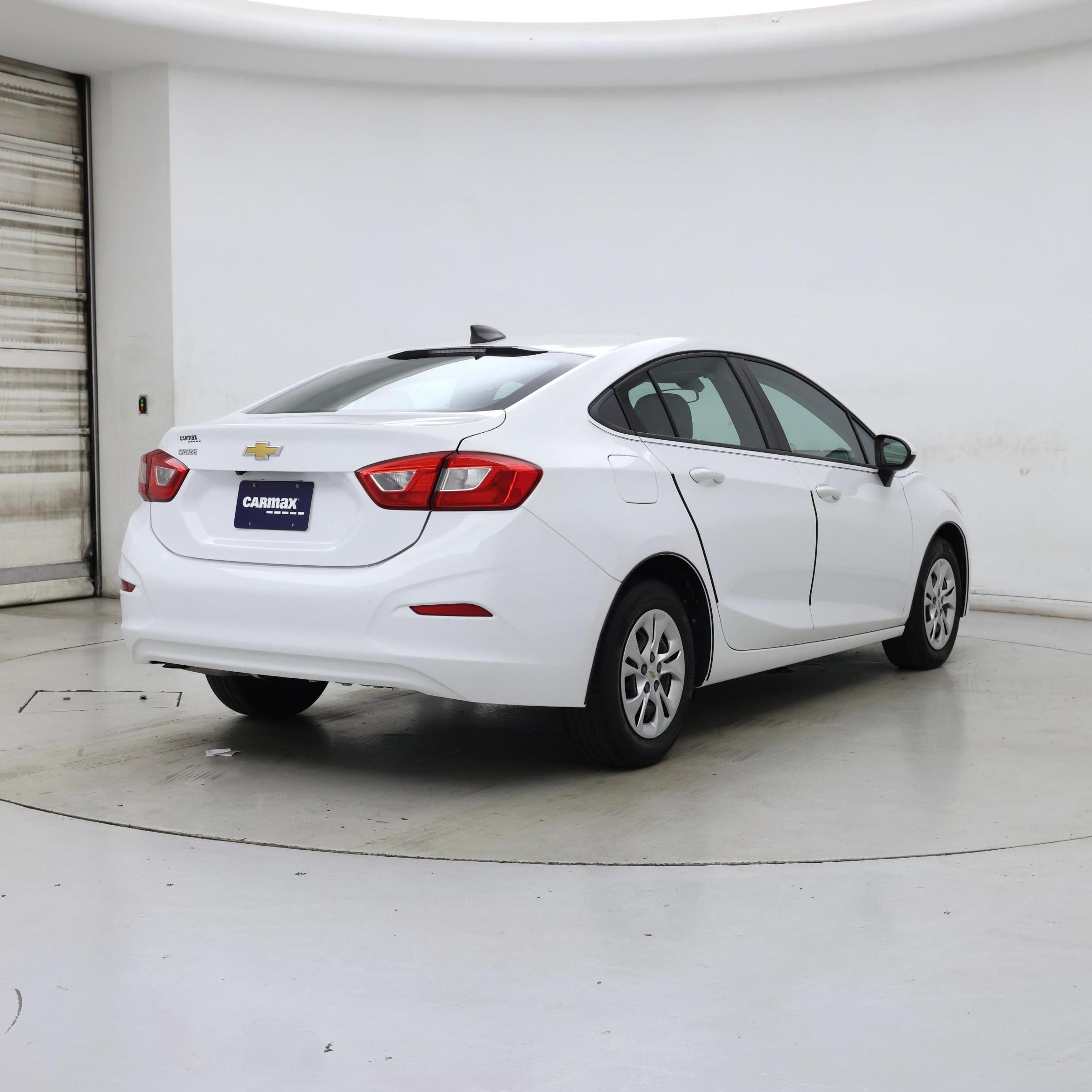 Thumbnail: 2019 Chevrolet Cruze - 8
