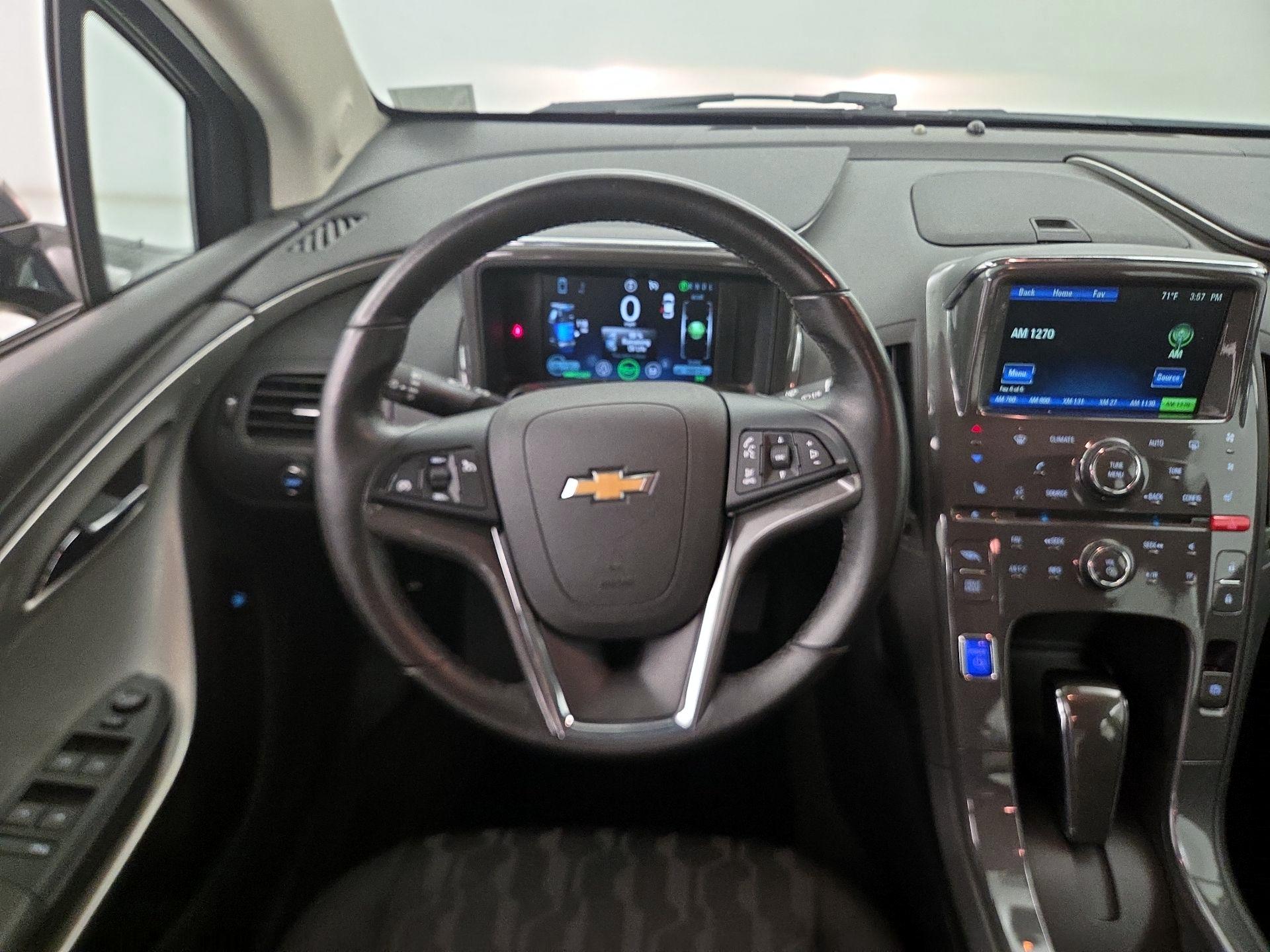 Thumbnail: 2015 Chevrolet Volt - 10