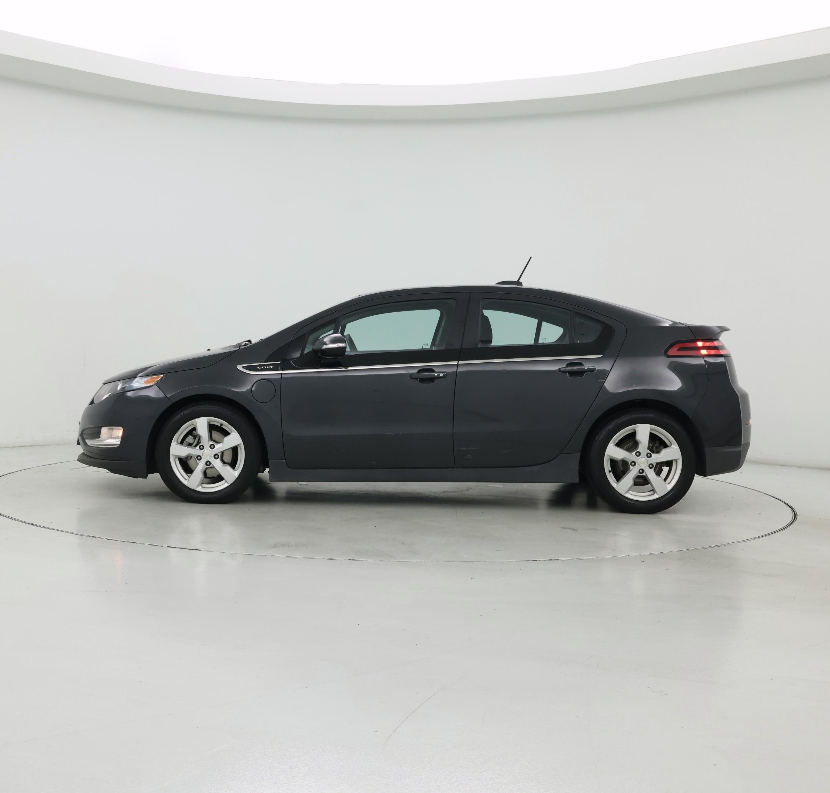 Thumbnail: 2015 Chevrolet Volt - 3
