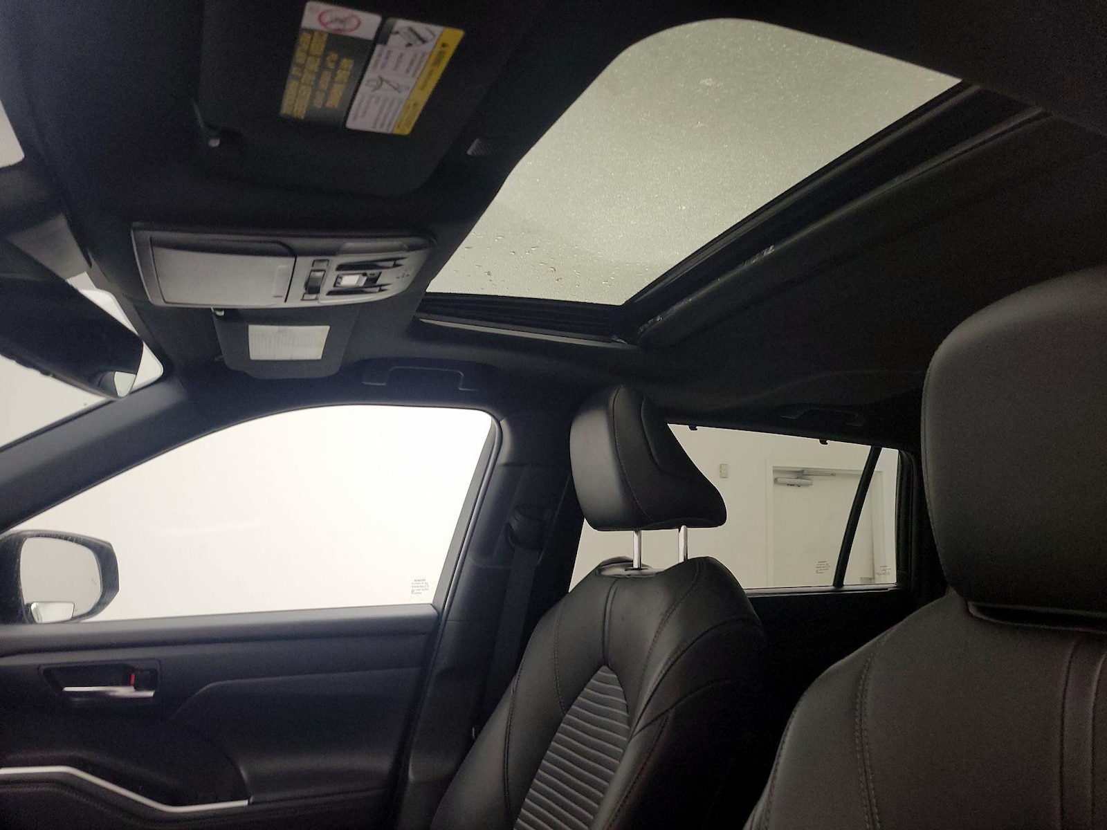 Sunroof(s) & Overhead Airbags