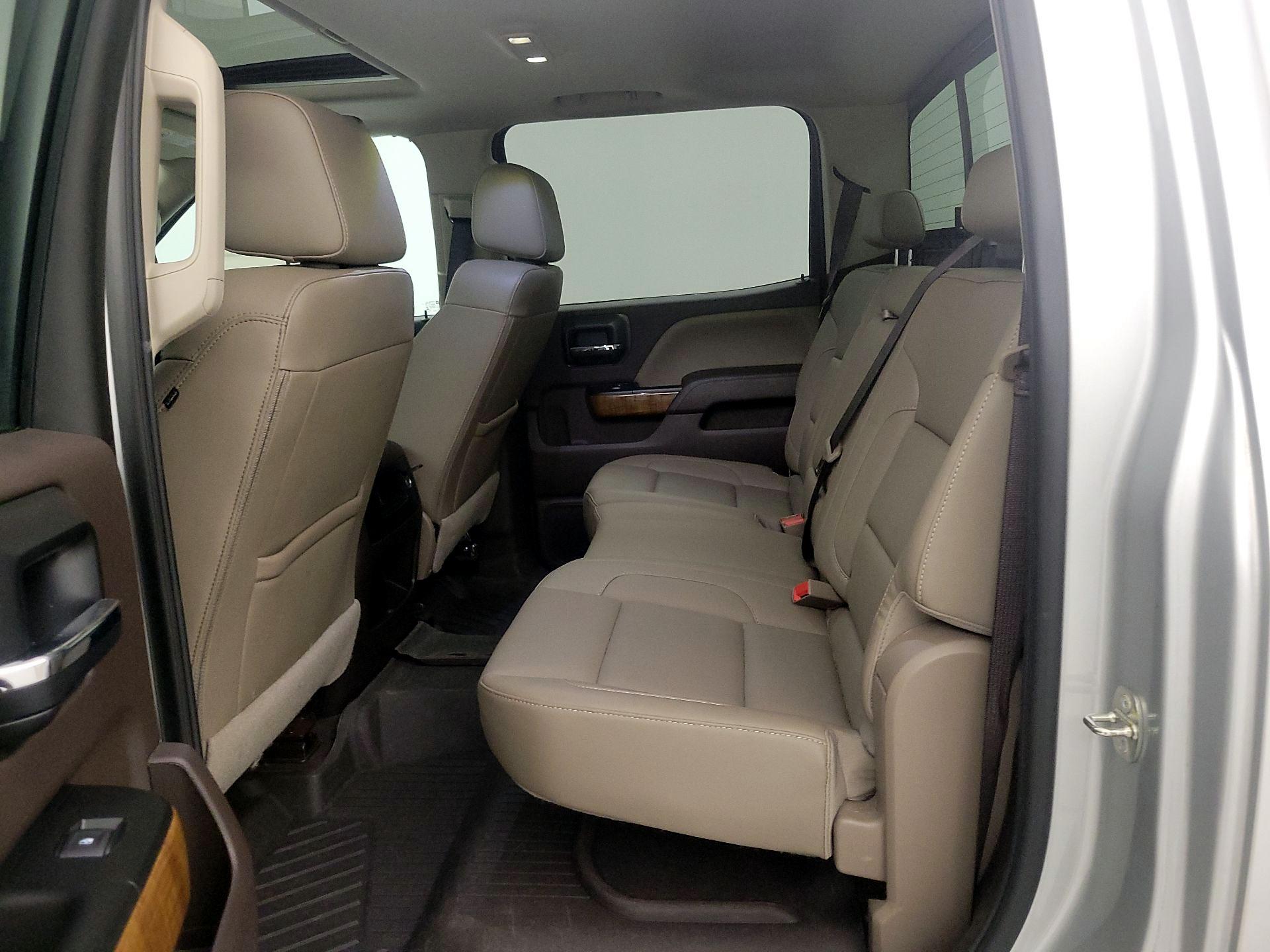 Thumbnail: 2019 GMC Sierra 3500 - 17