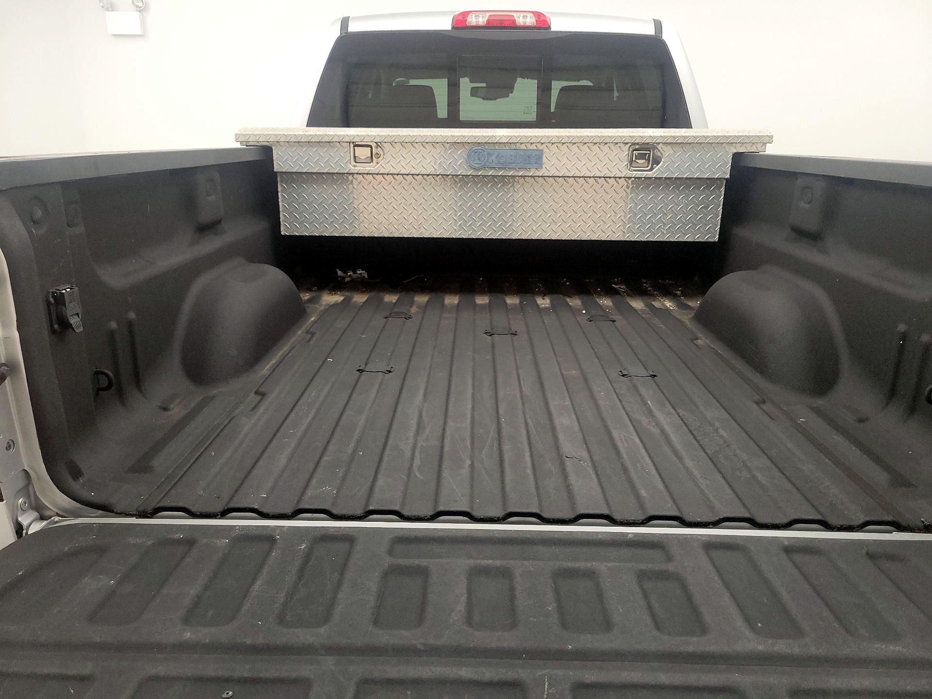 Thumbnail: 2019 GMC Sierra 3500 - 18