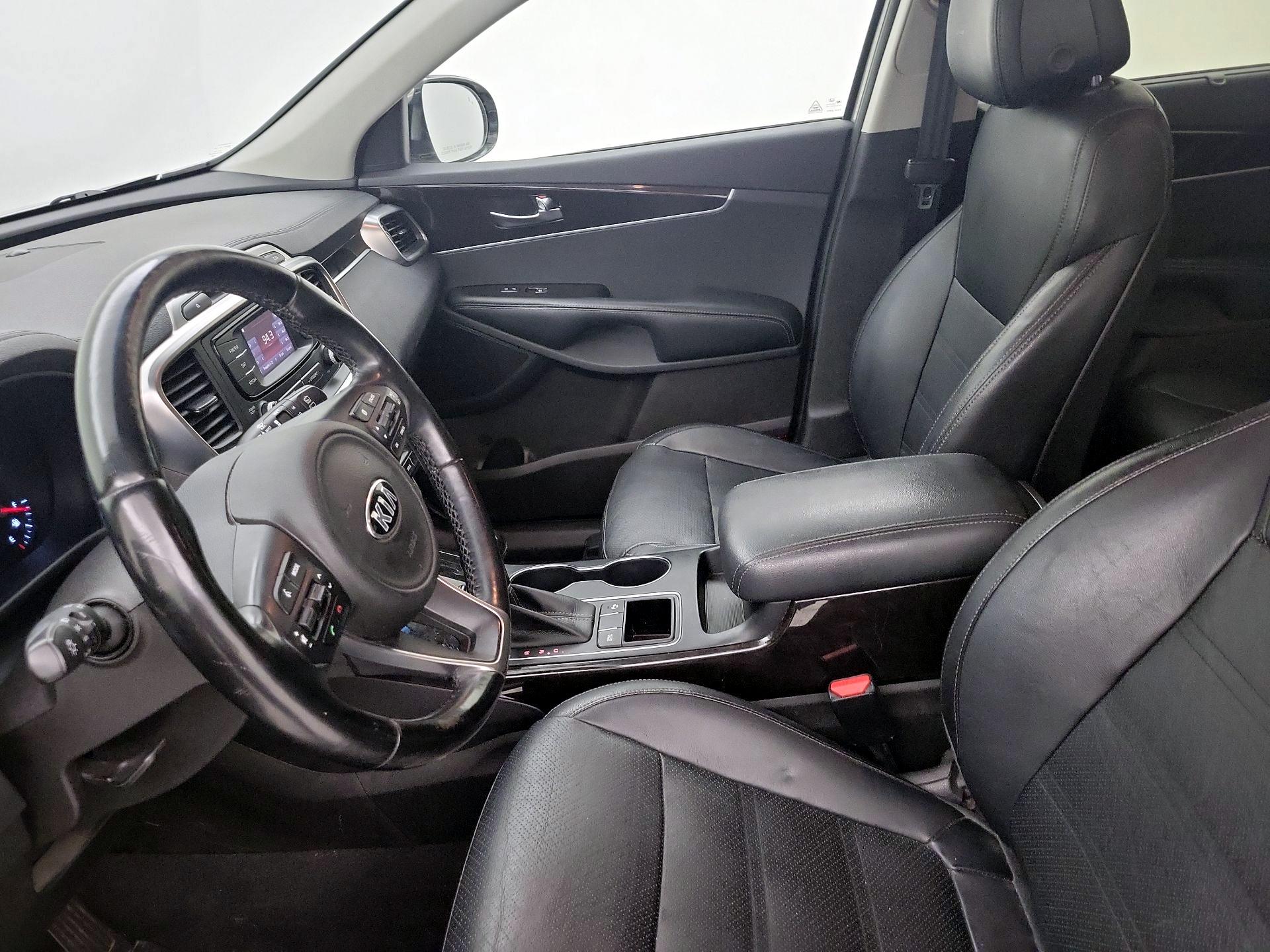 Thumbnail: 2016 Kia Sorento - 11