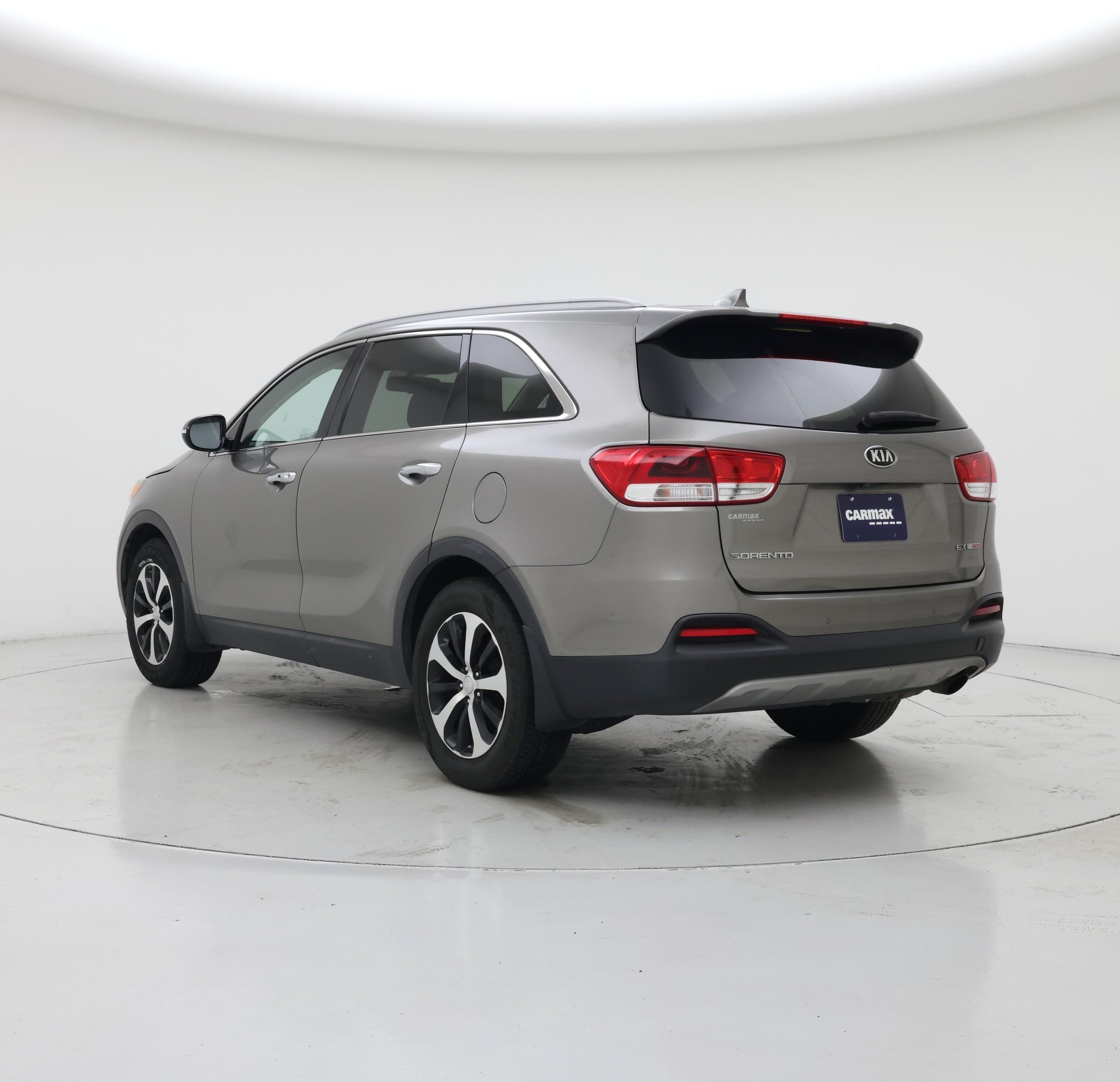Thumbnail: 2016 Kia Sorento - 2