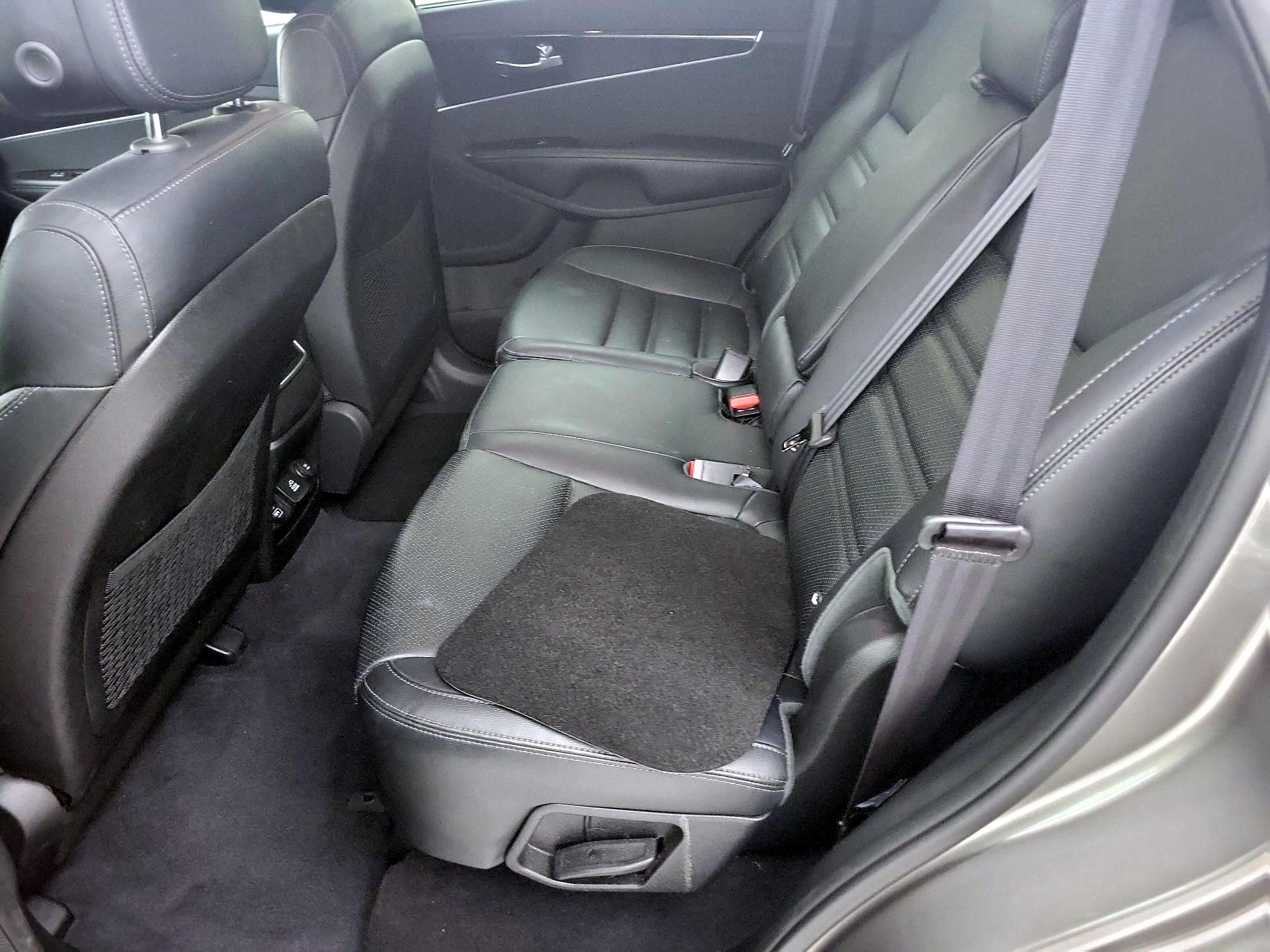 Thumbnail: 2016 Kia Sorento - 19