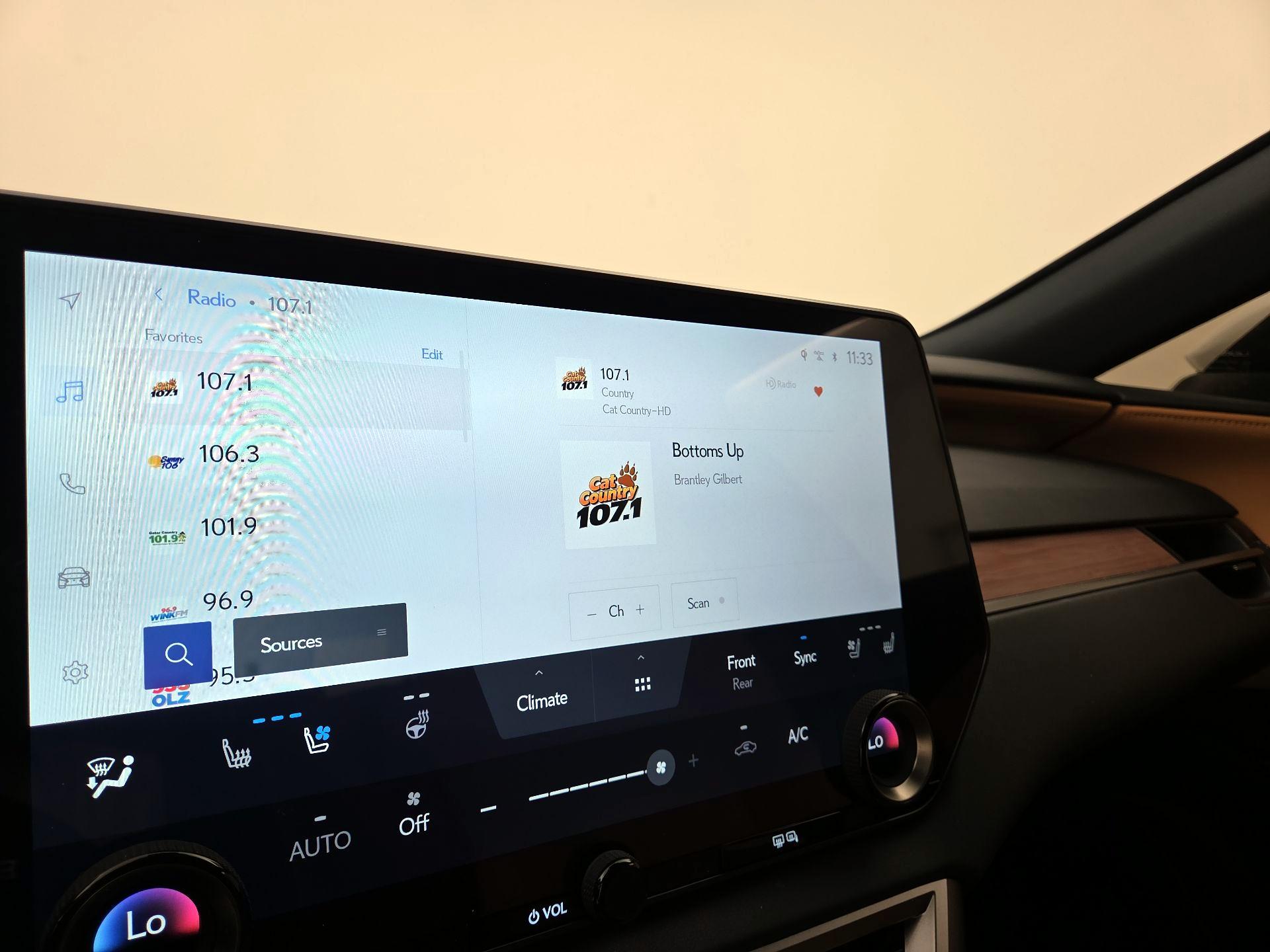 Thumbnail: 2023 Lexus RX - 15