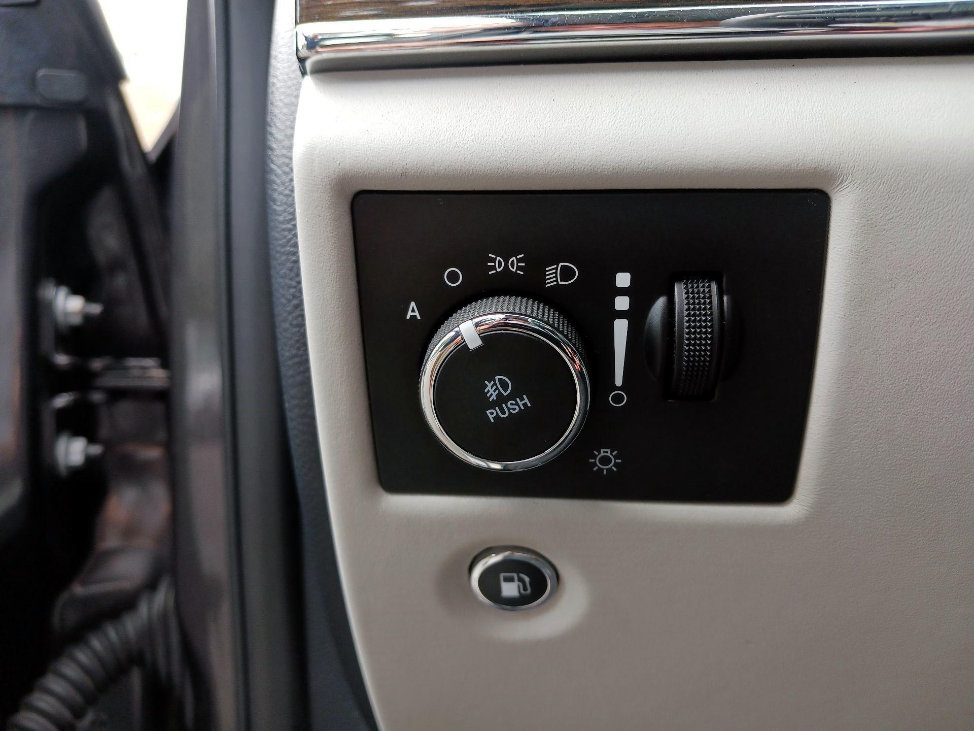 Thumbnail: 2019 Jeep Grand Cherokee - 11
