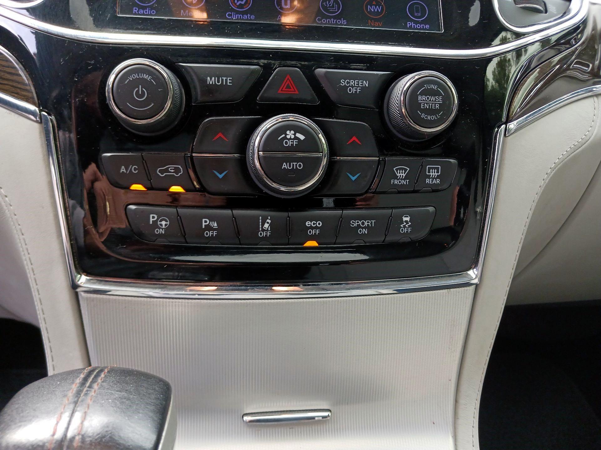 Thumbnail: 2019 Jeep Grand Cherokee - 15