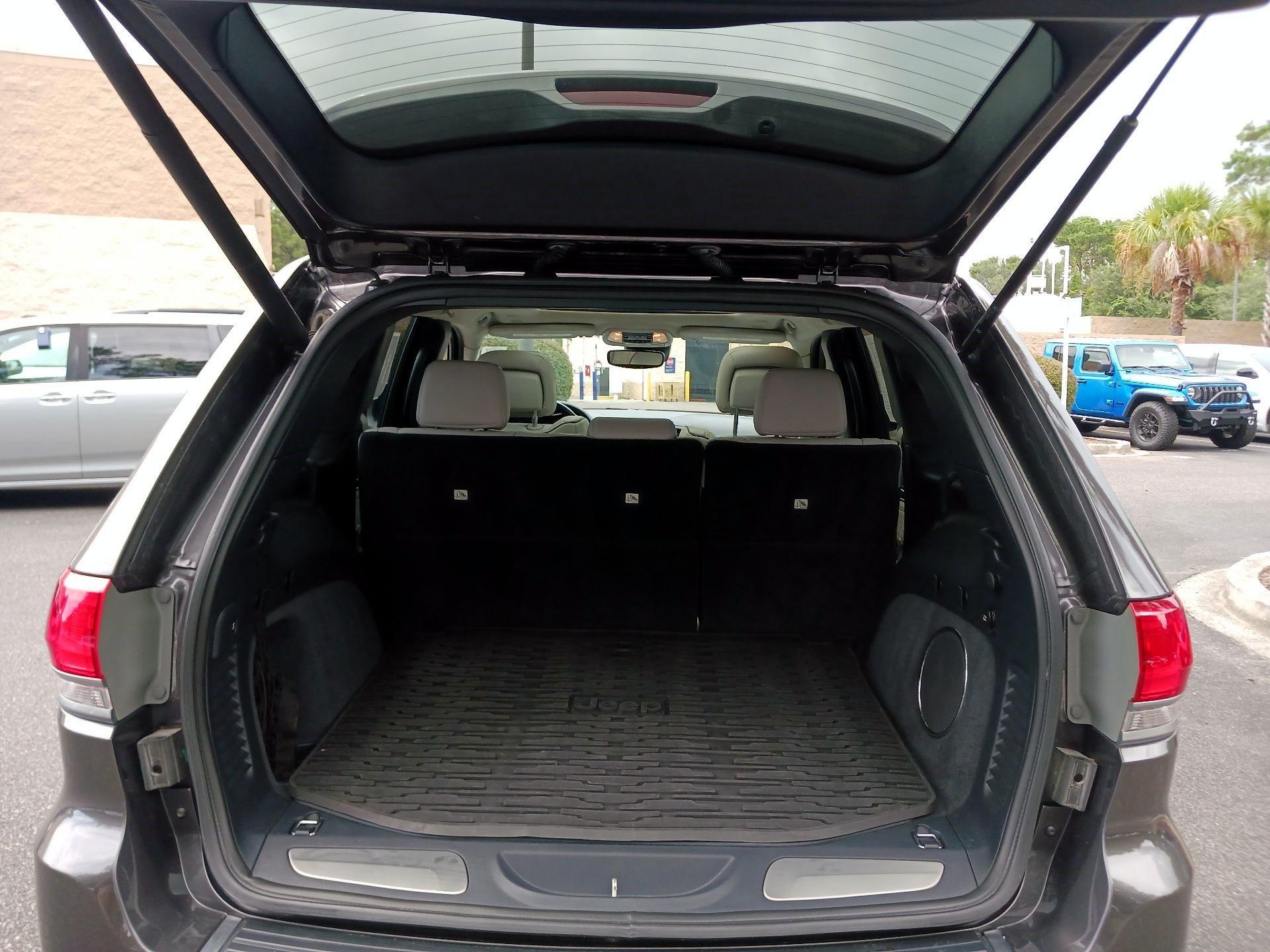 Thumbnail: 2019 Jeep Grand Cherokee - 20