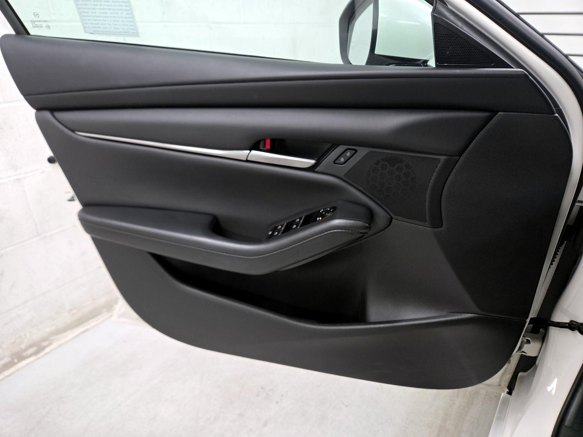 Thumbnail: 2023 Mazda Mazda3 - 12