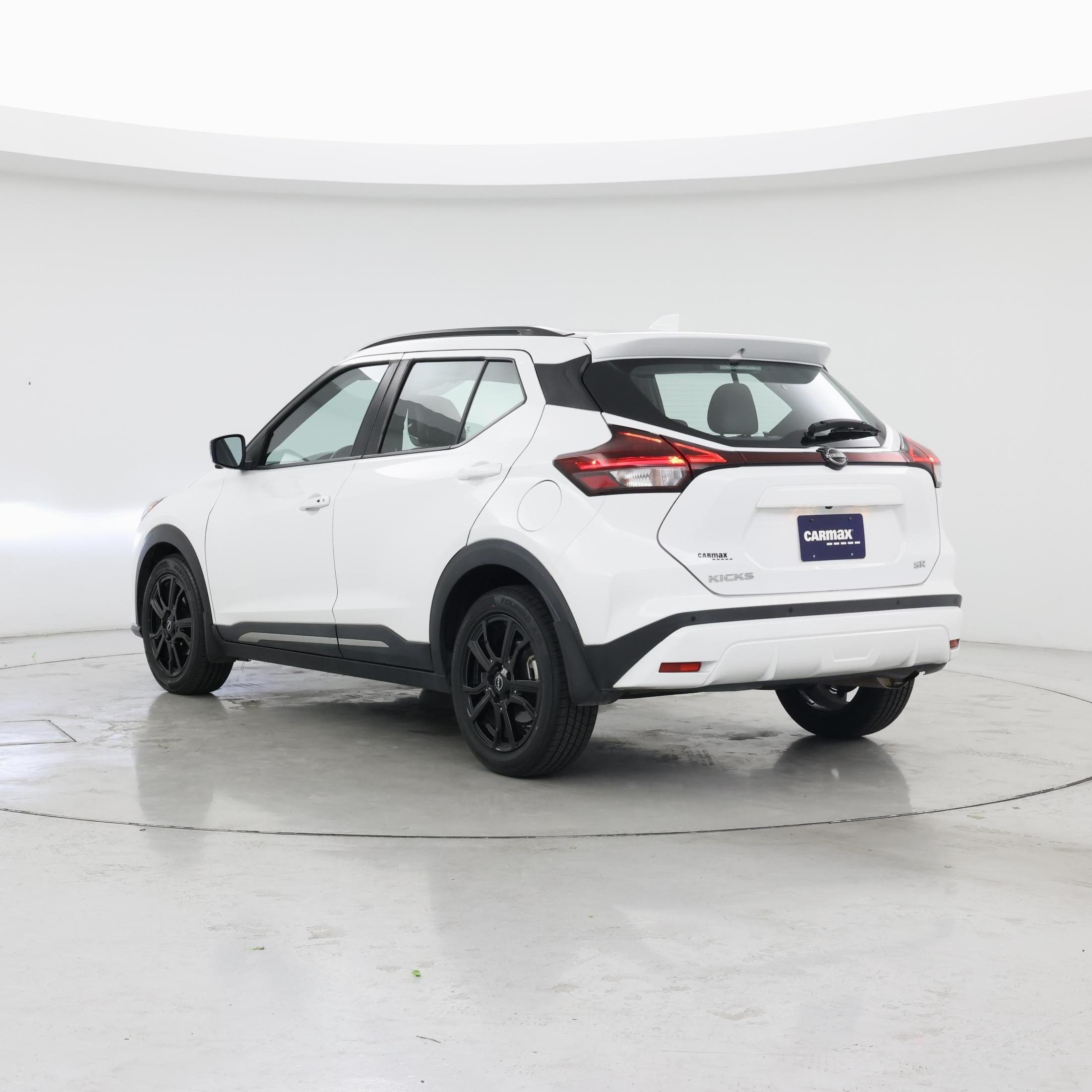 Thumbnail: 2023 Nissan Kicks - 2