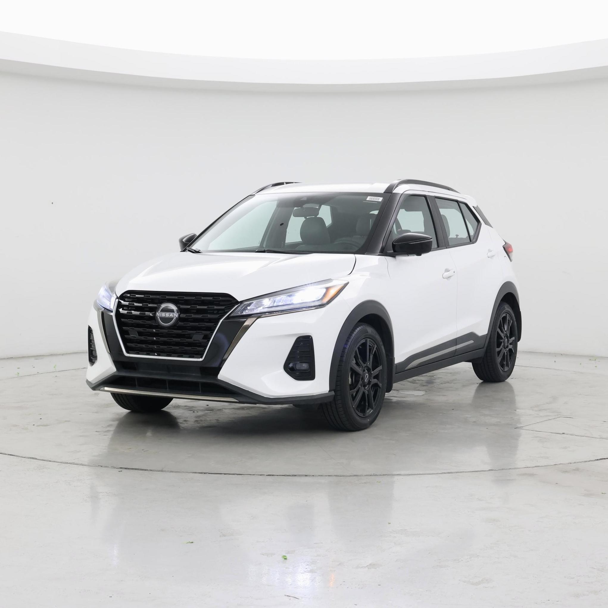 Thumbnail: 2023 Nissan Kicks - 4