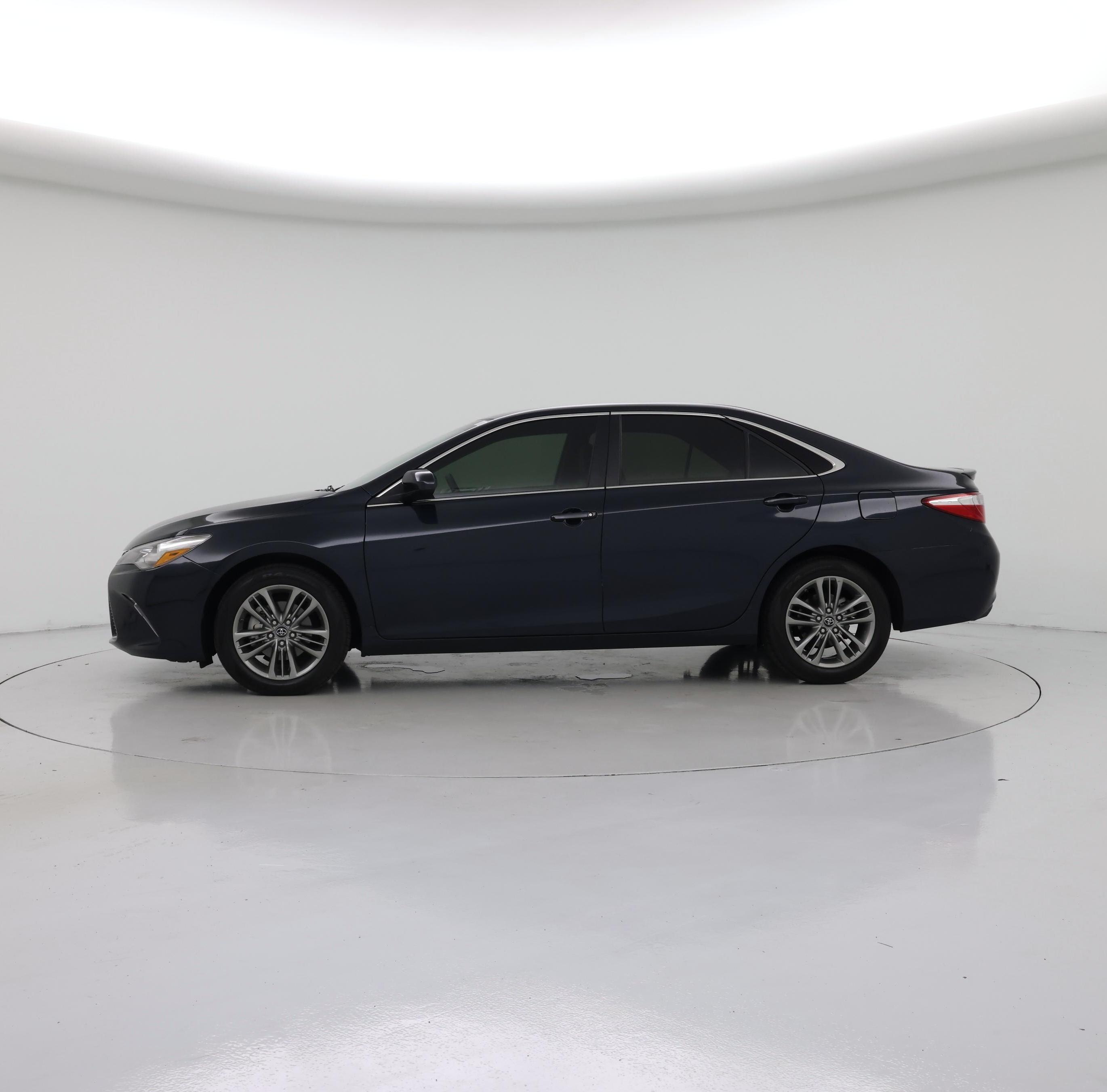 Thumbnail: 2016 Toyota Camry - 3