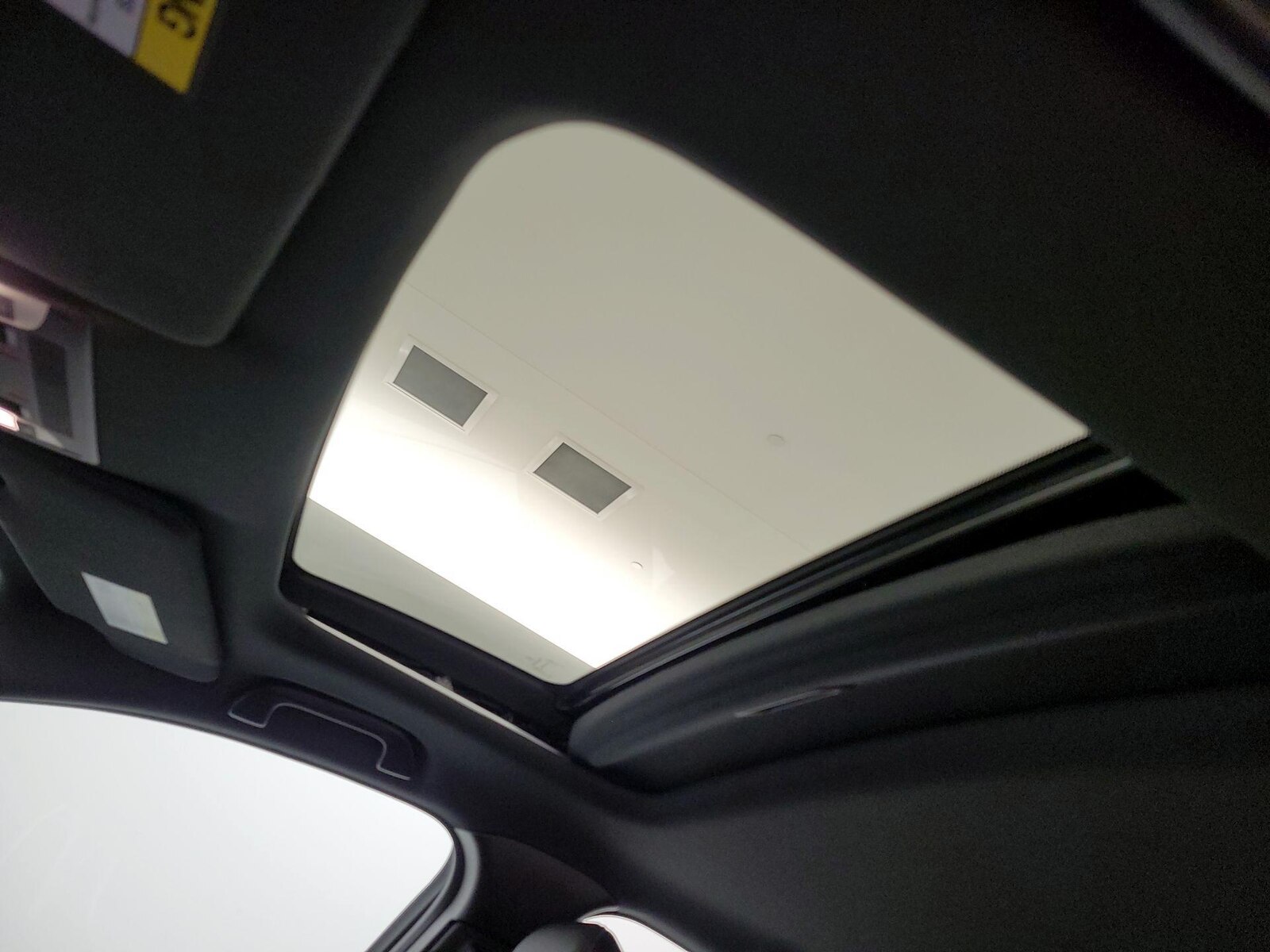 Sunroof(s) & Overhead Airbags