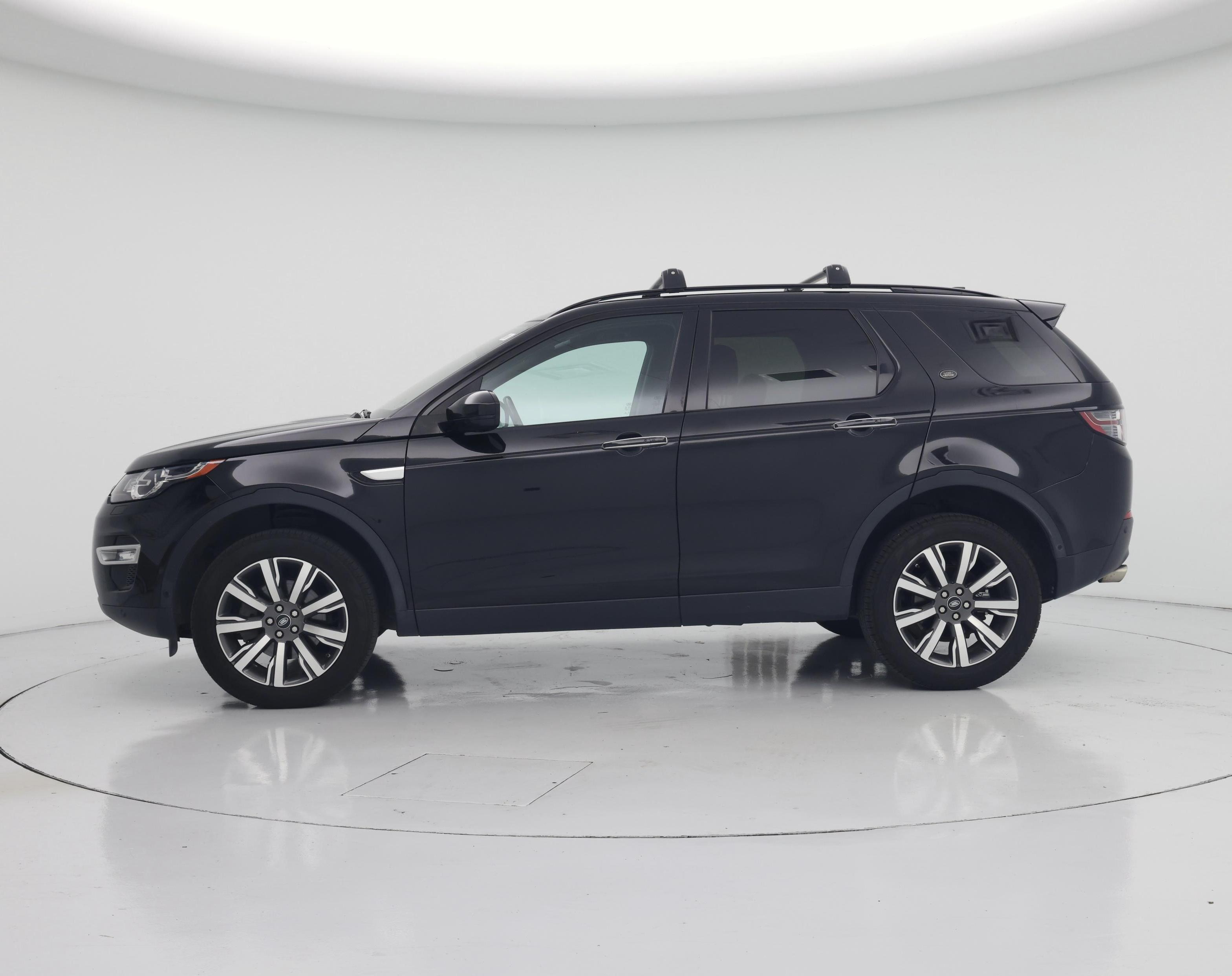 Thumbnail: 2017 Land Rover Discovery Sport - 3