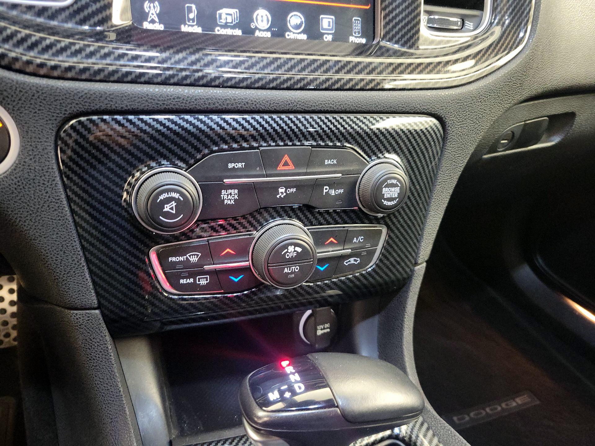 Thumbnail: 2016 Dodge Charger - 16