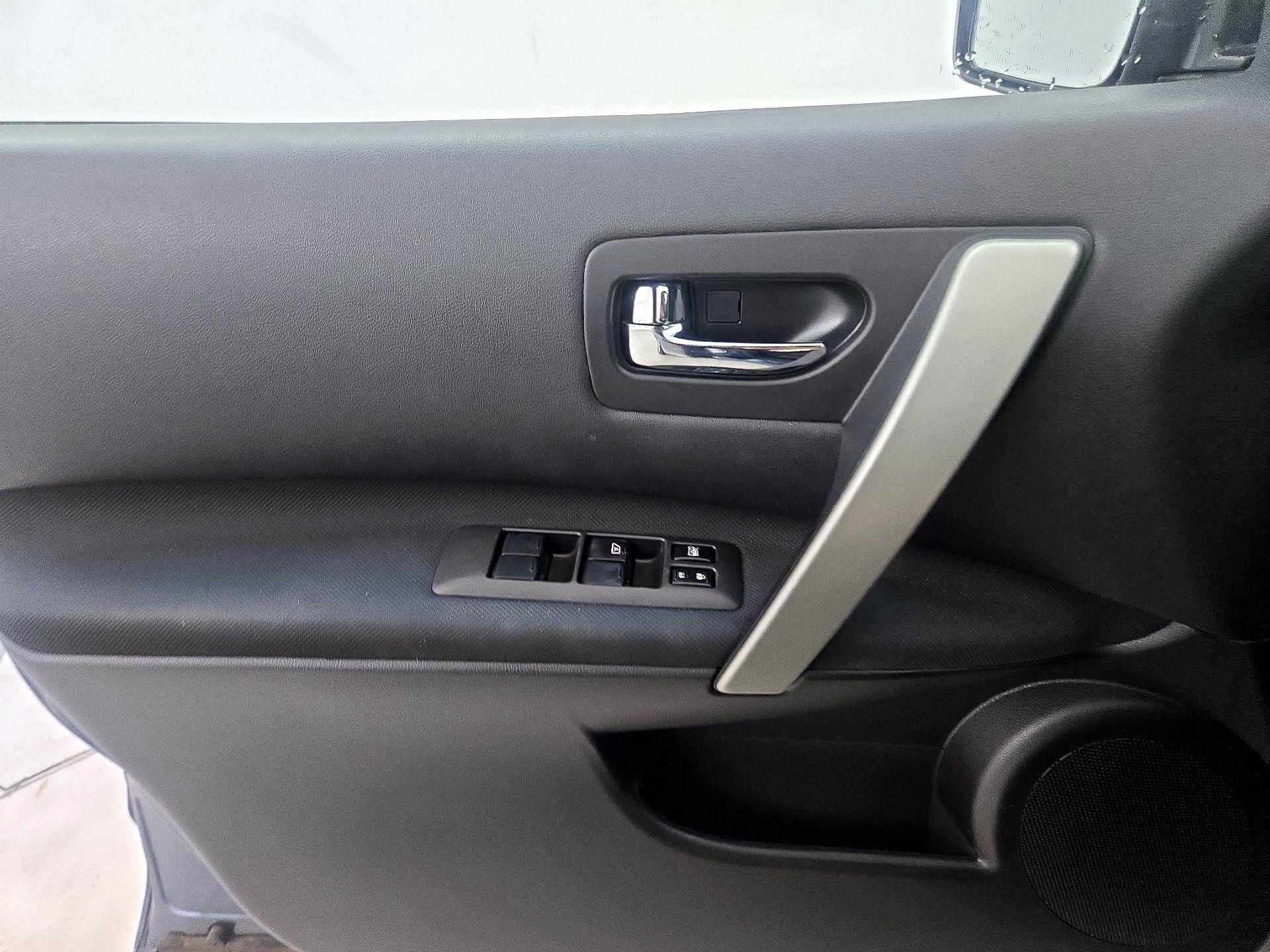 Thumbnail: 2014 Nissan Rogue - 12