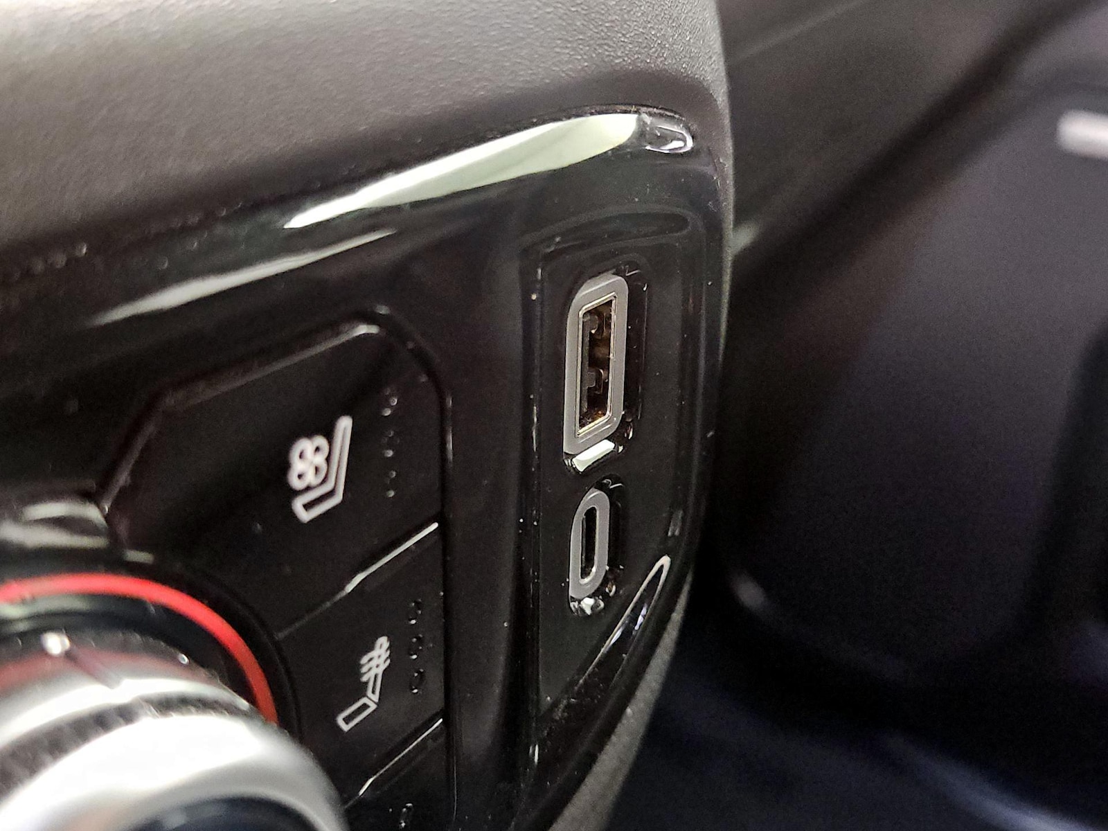 2024 GMC Sierra 1500 SLT - Photo 20