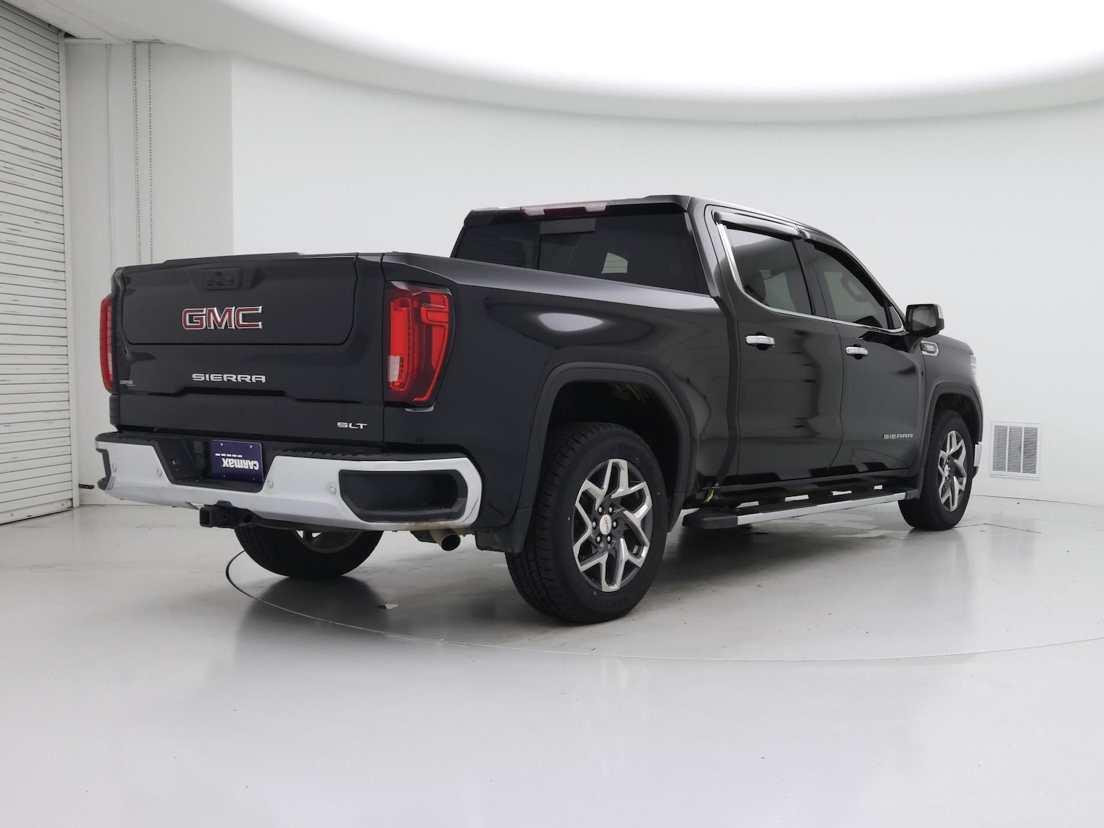 2024 GMC Sierra 1500 SLT - Photo 9