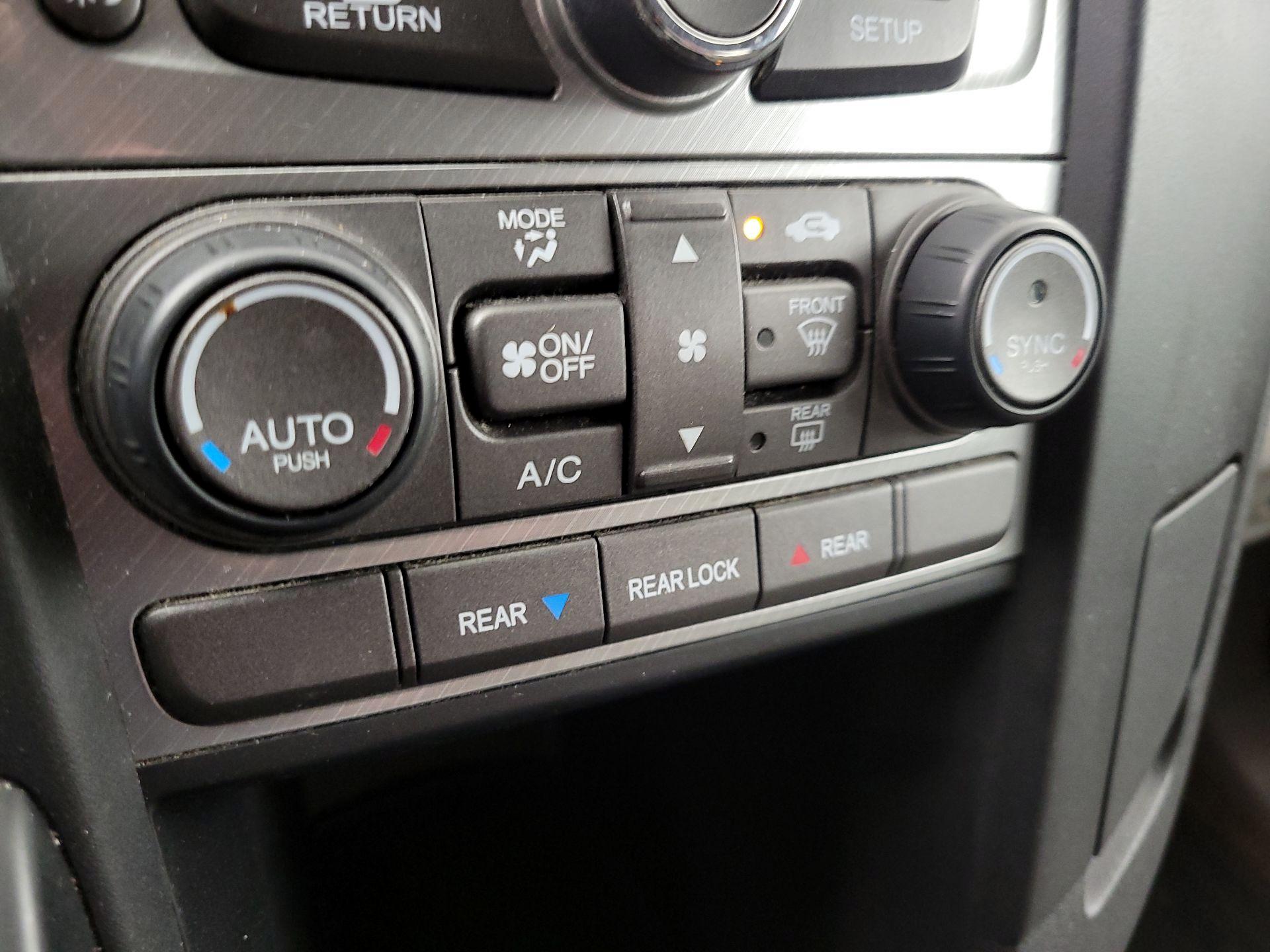 Thumbnail: 2015 Honda Pilot - 16