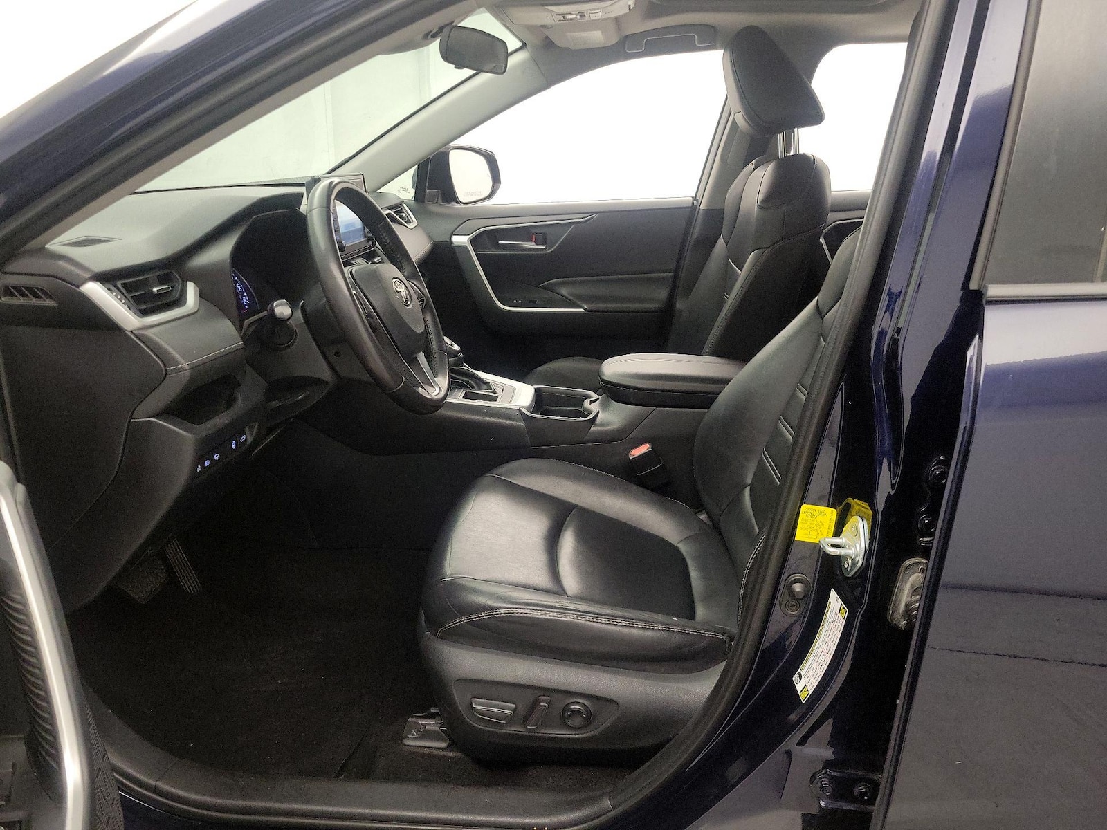 2019 Toyota RAV4 XLE Premium - Photo 12