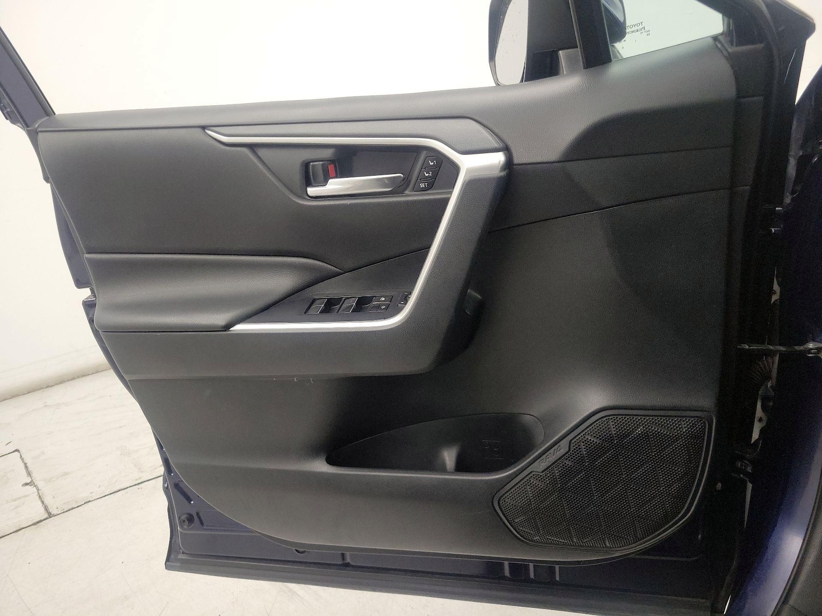 2019 Toyota RAV4 XLE Premium - Photo 13