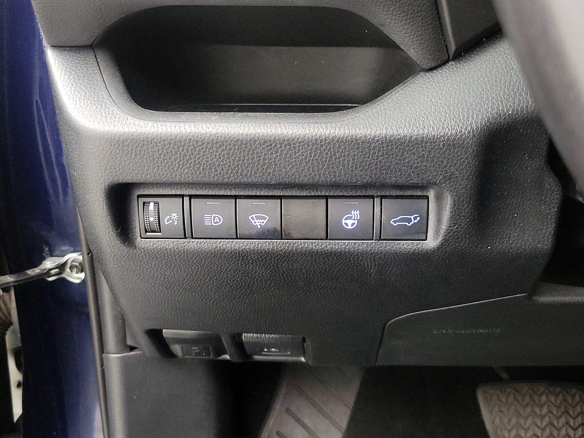 Thumbnail: 2019 Toyota RAV4 - 13