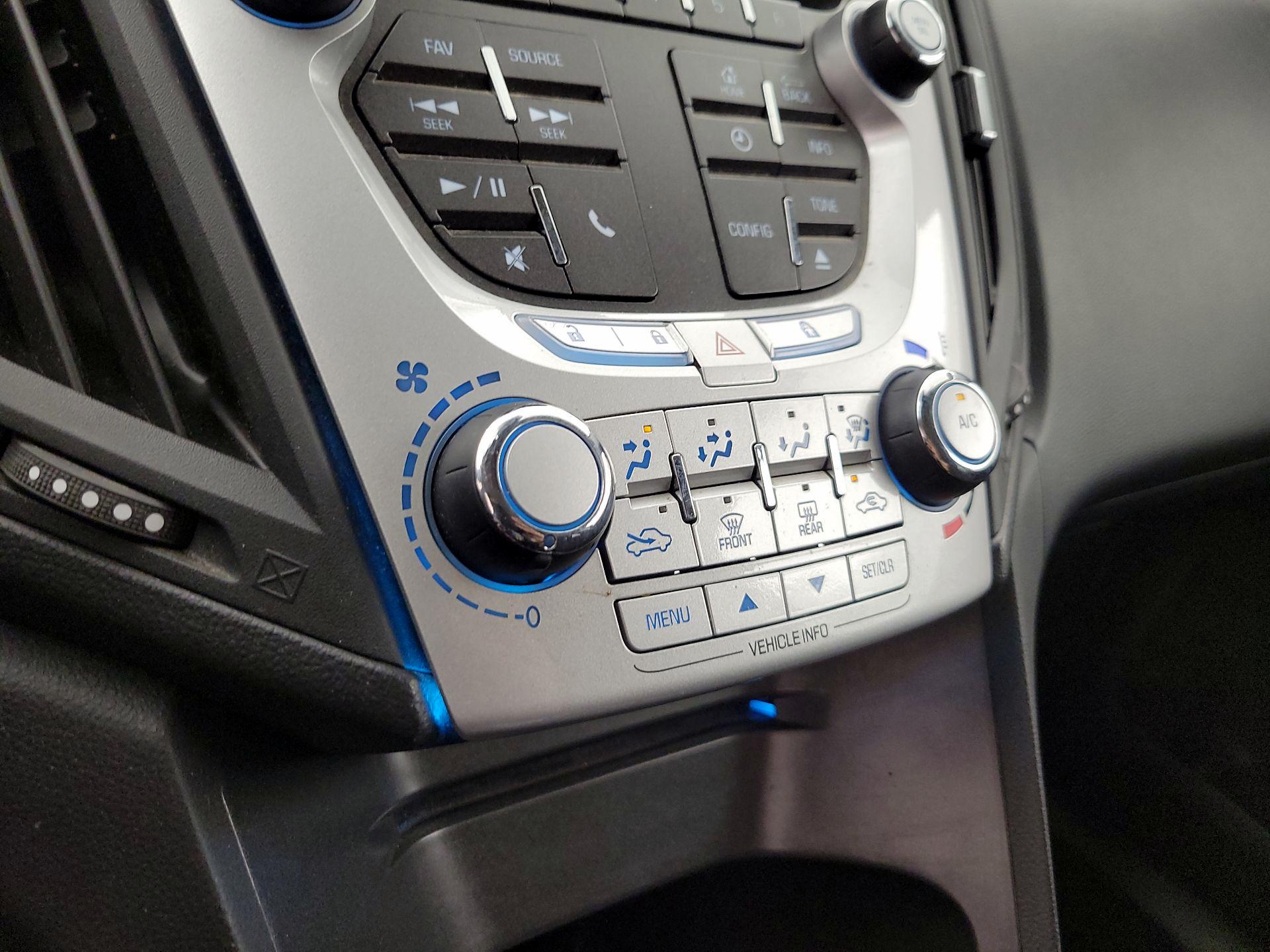 Thumbnail: 2015 Chevrolet Equinox - 16